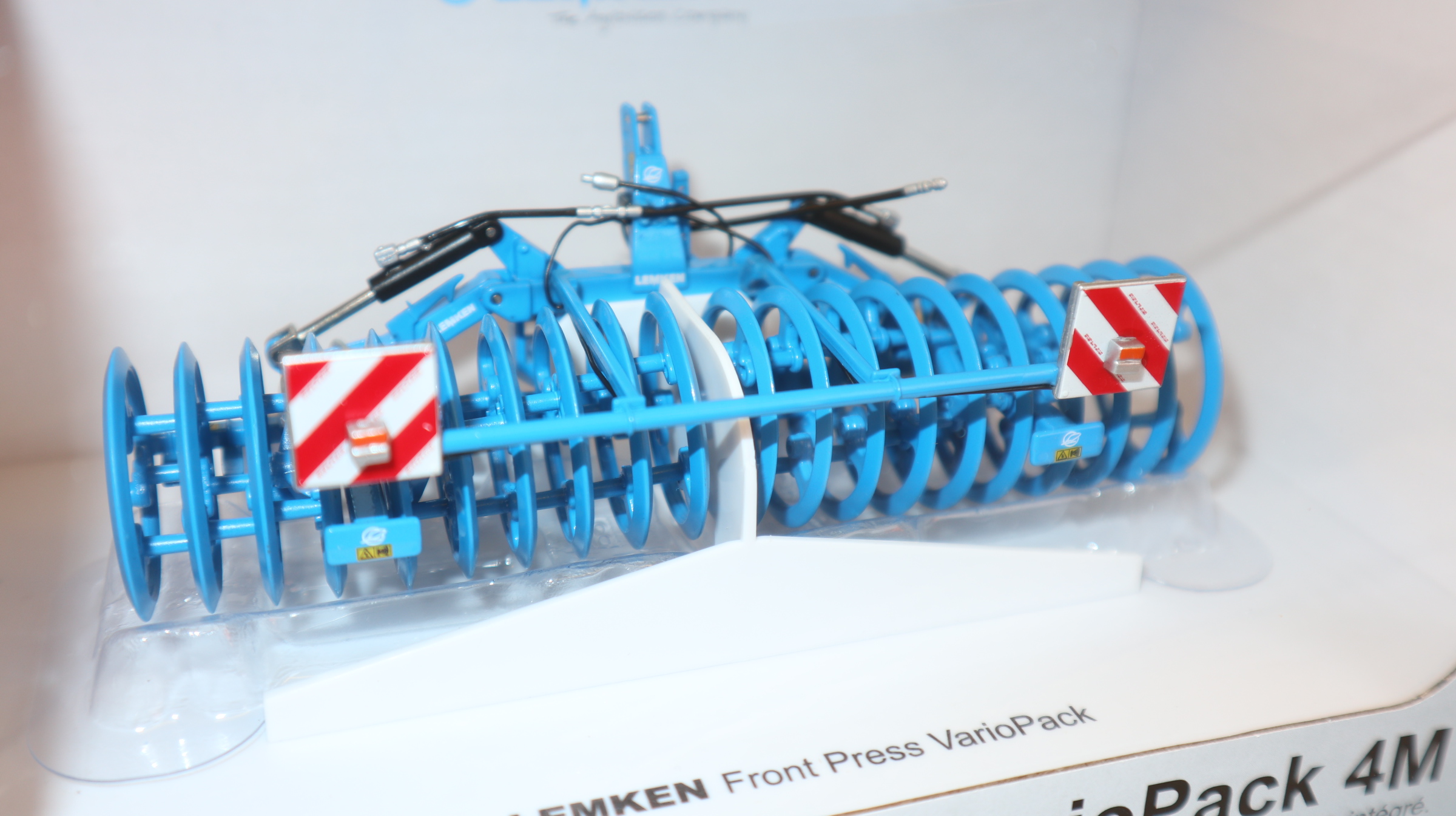 Universal Hobbies UH 6231 in 1:32,  Lemken Variopack 4M, NEU in OVP