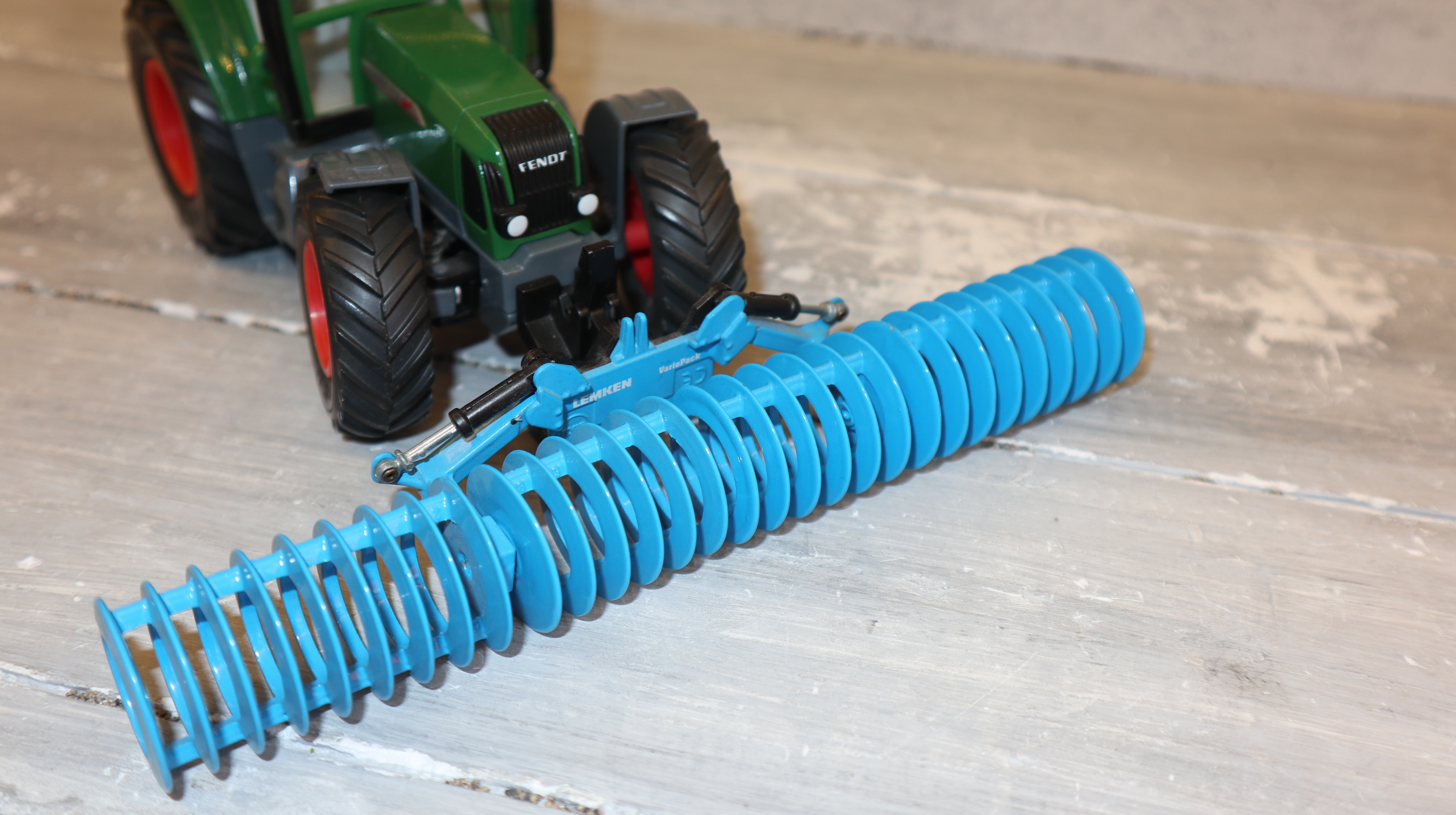 Siku 2052 in 1:32, LEMKEN Frontpacker VarioPack Version 5, NEU in OVP