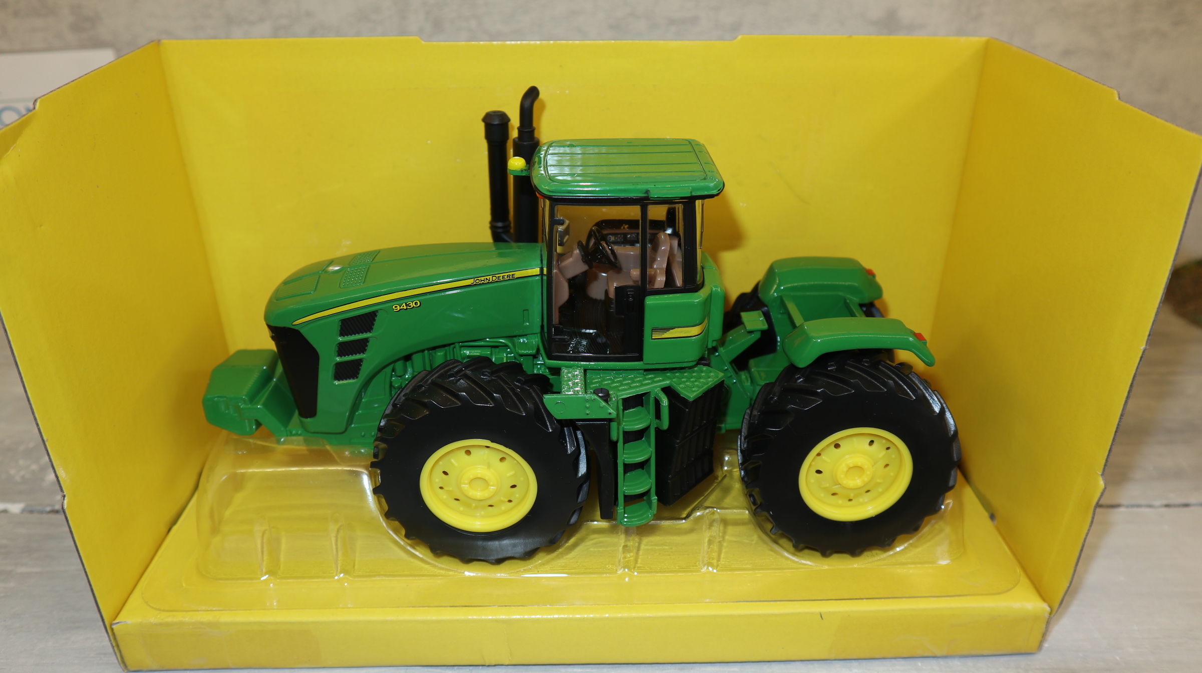 Britains Ertl 45922 in 1:32, John Deere 9430 , USA-Modell, NEU in OVP