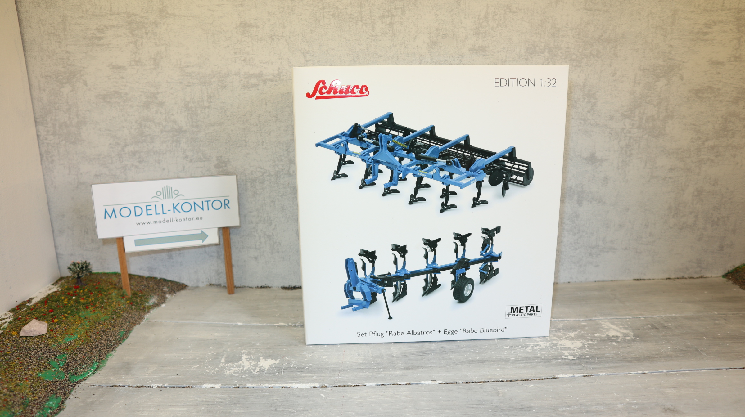 Schuco 7883 in 1:32, Rabe Set Pflug "Albatros" und Grubber "Bluebird", NEU in OVP