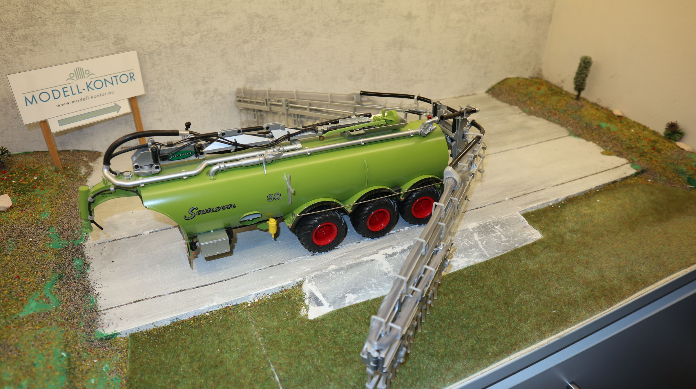 WIKING 01726910 in 1:32, Samson Fasswagen SH 28 in CLAAS-Farben , NEU in OVP