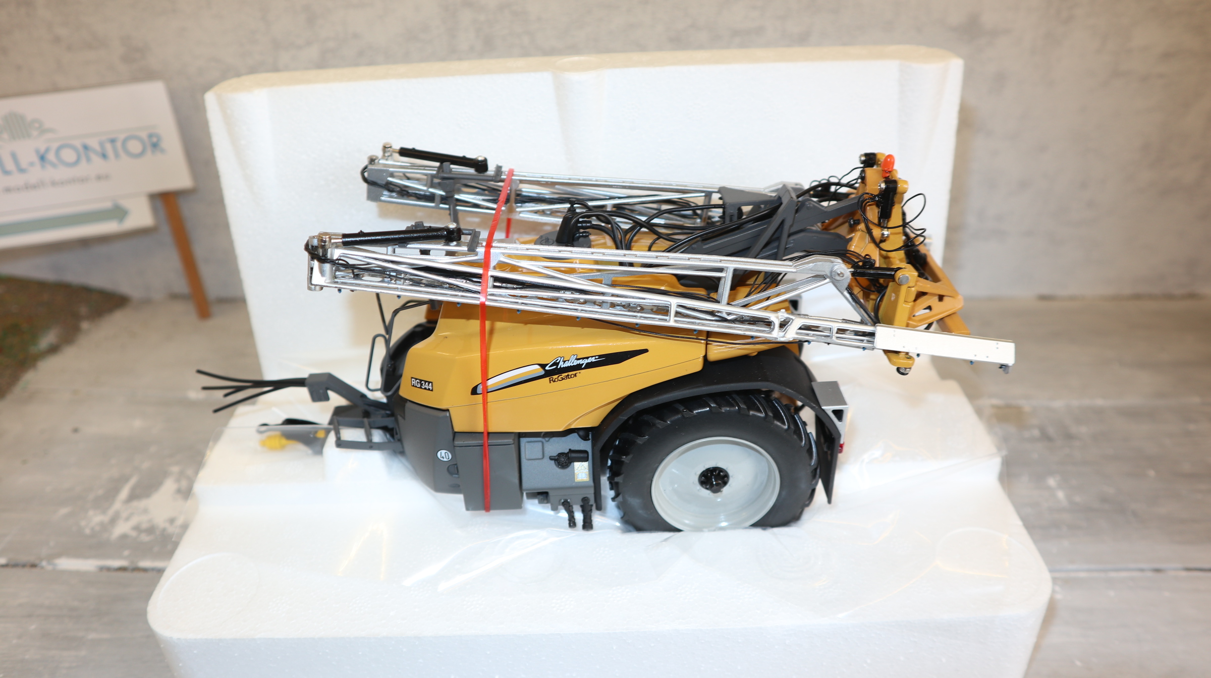 ROS 301863 in 1:32 Challenger Rogartor RG 300, NEU in OVP