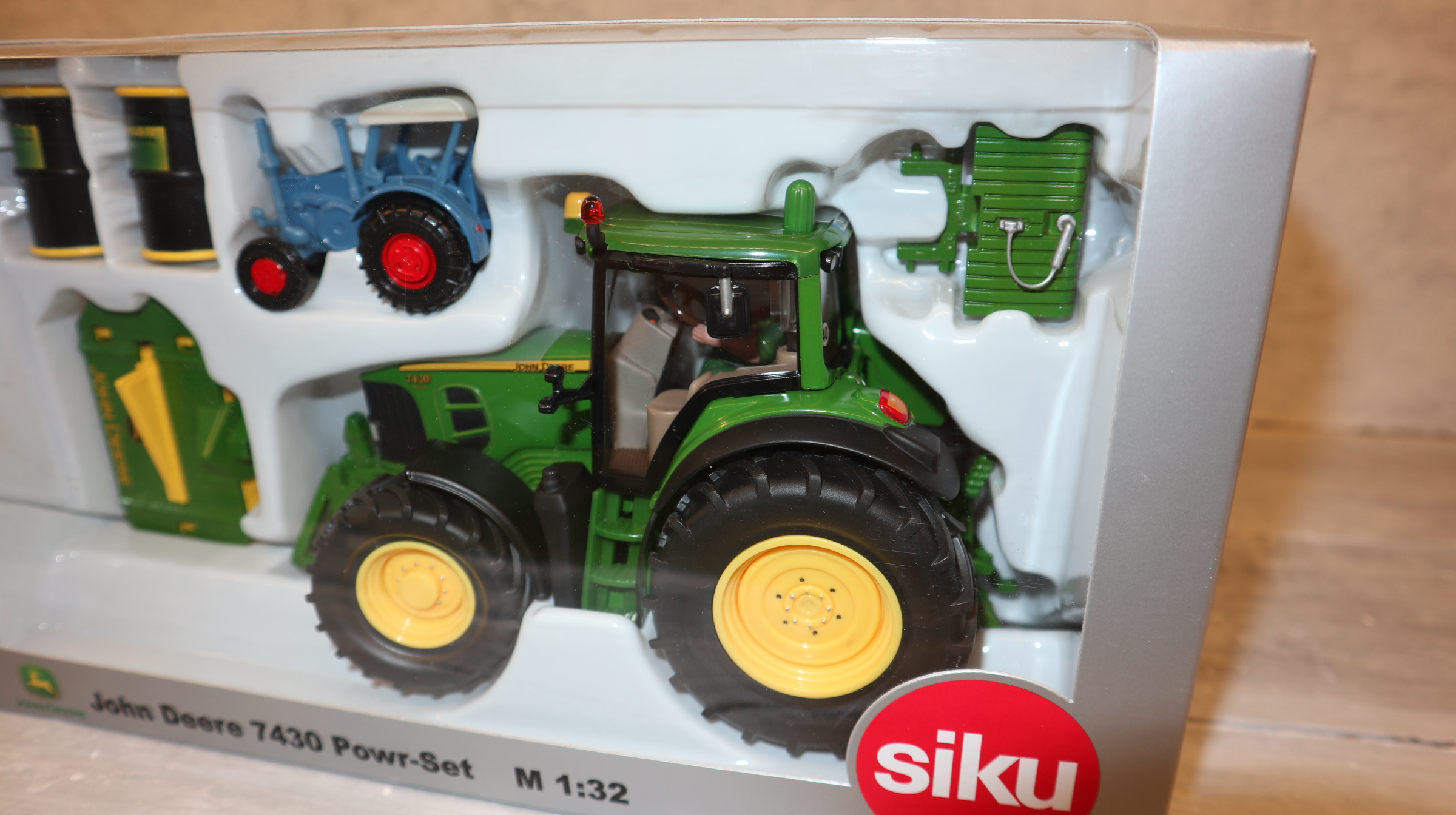 Siku  3262 in 1:32, John Deere 7430 als POWR-SET Agritechnica 2007, NEU in OVP