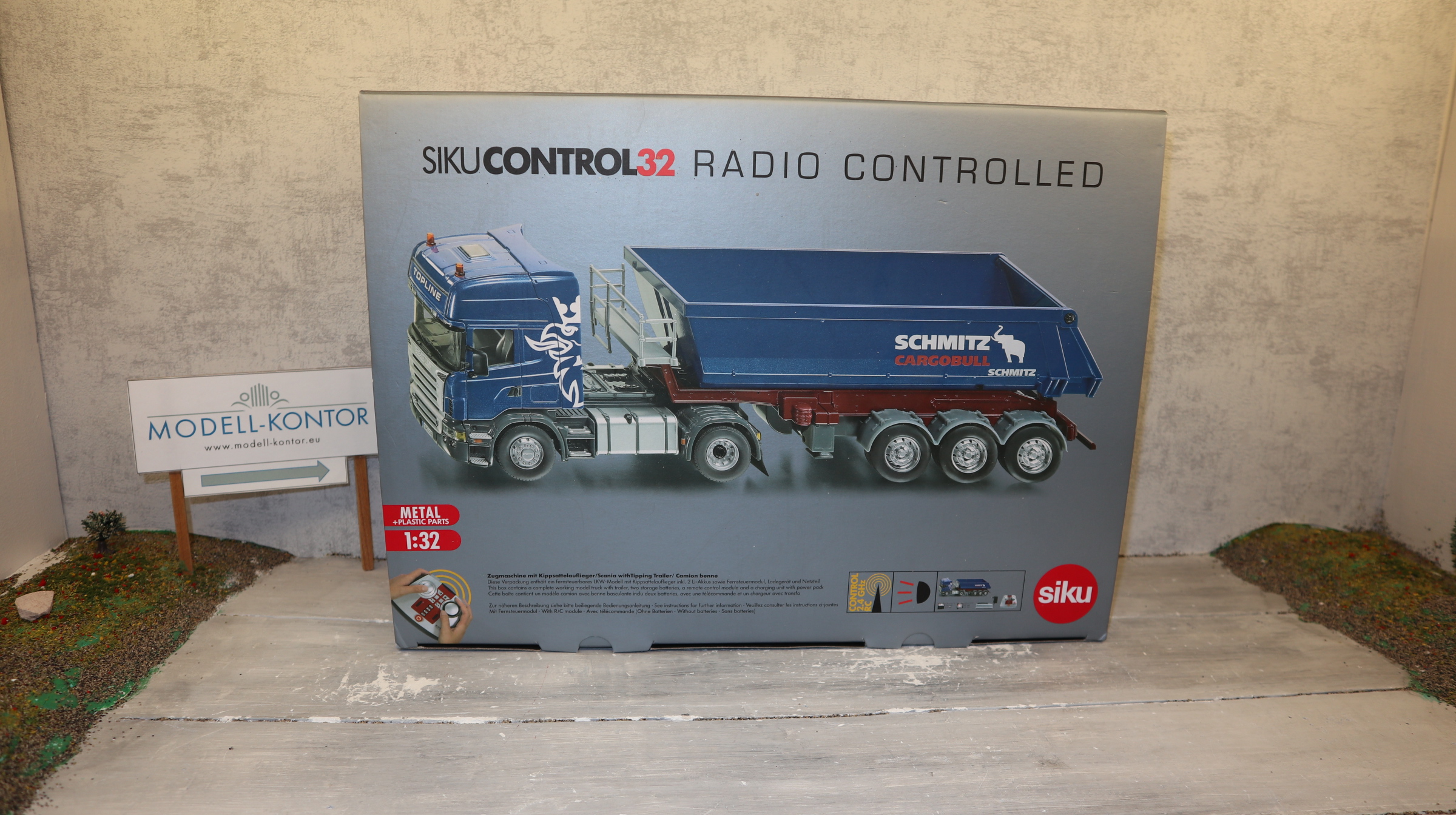 Siku Control 6725 in !:32, SCANIA-Set mit Schmitz Kippmulde, Neu in OVP