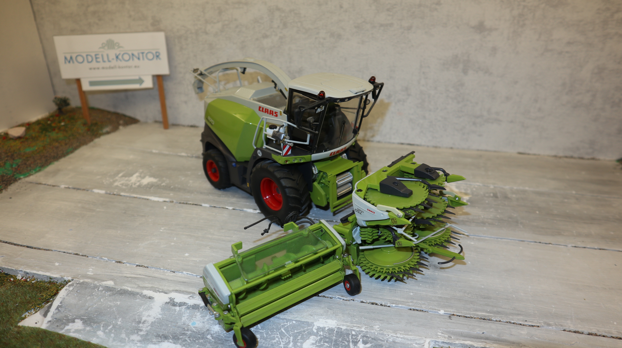 Wiking 01706590 in 1:32, Claas Jaguar 870 mit beiden Vorsätzen, NEU in OVP