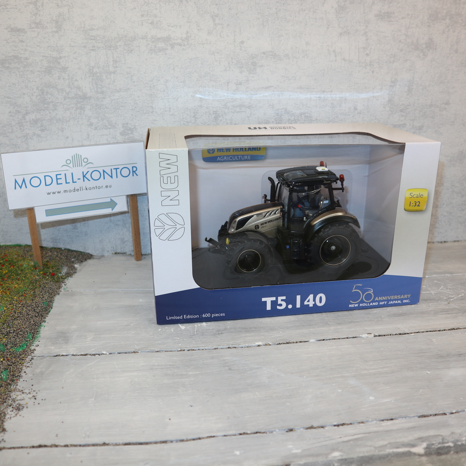 UH 6255 1:32  New Holland T5.140 GOLD Edition 600 Stück "50 Jahre New Holland in Japan" neu in OVP