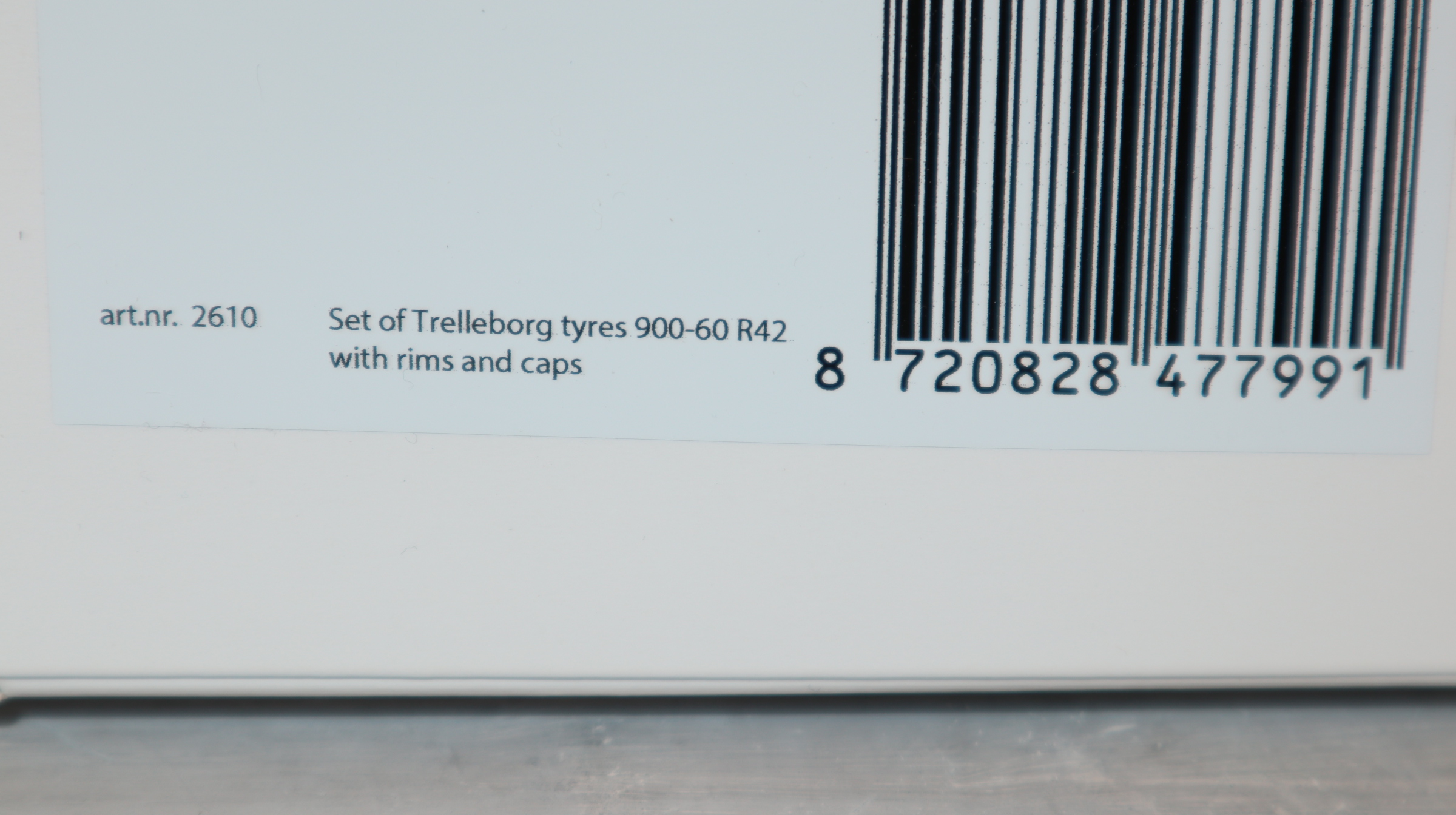 MarGe 2610 in 1:32, Reifen-Set Trelleborg 900-60R42, NEU in OVP