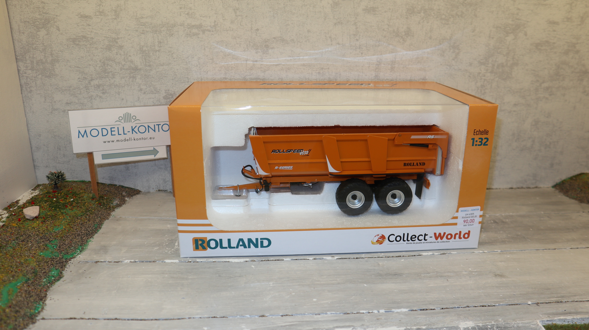 Universal Hobbies UH 6305  in 1:32,  Rolland Rollspeed 6835 in ORANGE,  NEU in OVP