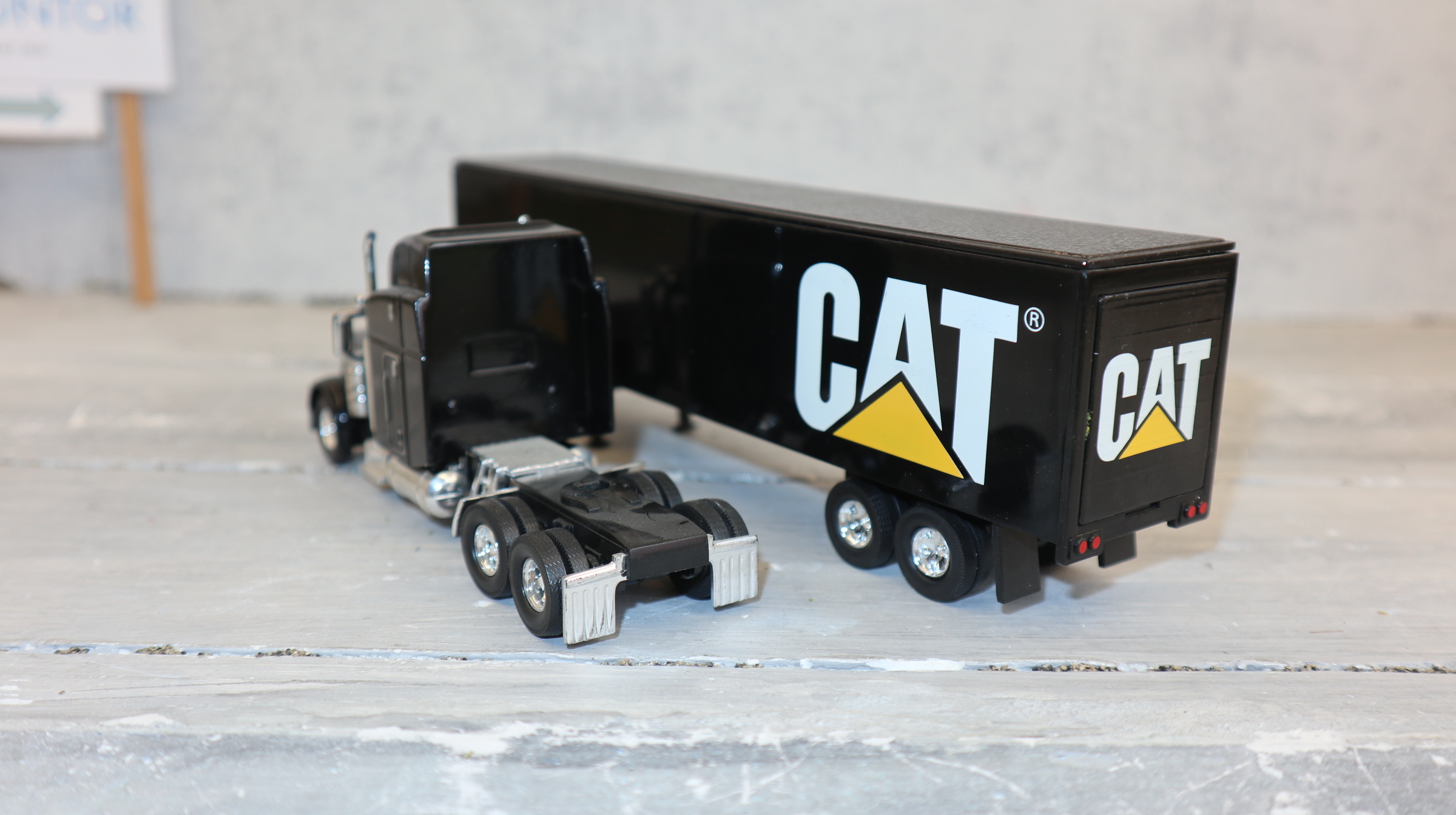 NORSCOT 55054 in 1:64, CATERPILLAR- Sattelzug Sondermodell CAT aus den USA, Neu in OVP