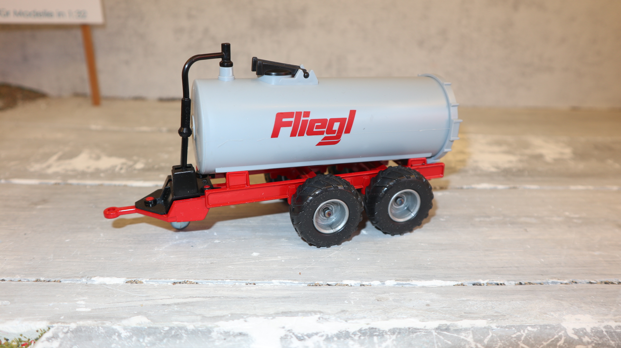 Siku 2252 in 1:32, Vakuum-Faßwagen FLIEGL,  NEU in OVP