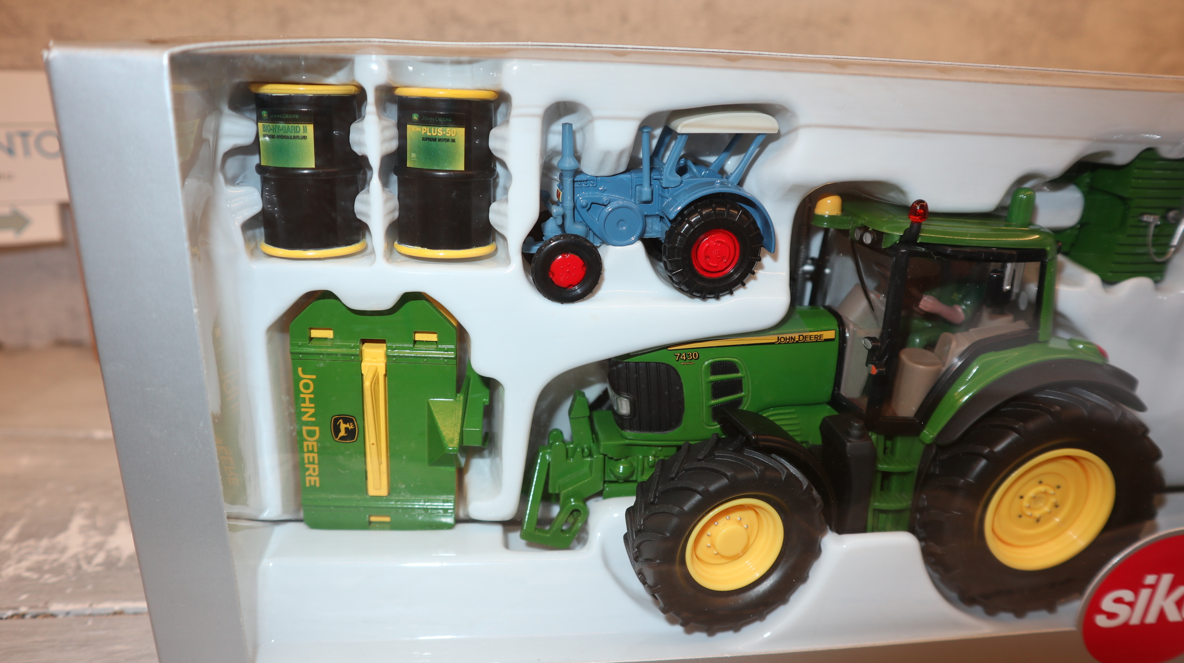 Siku  3262 in 1:32, John Deere 7430 als POWR-SET Agritechnica 2007, NEU in OVP