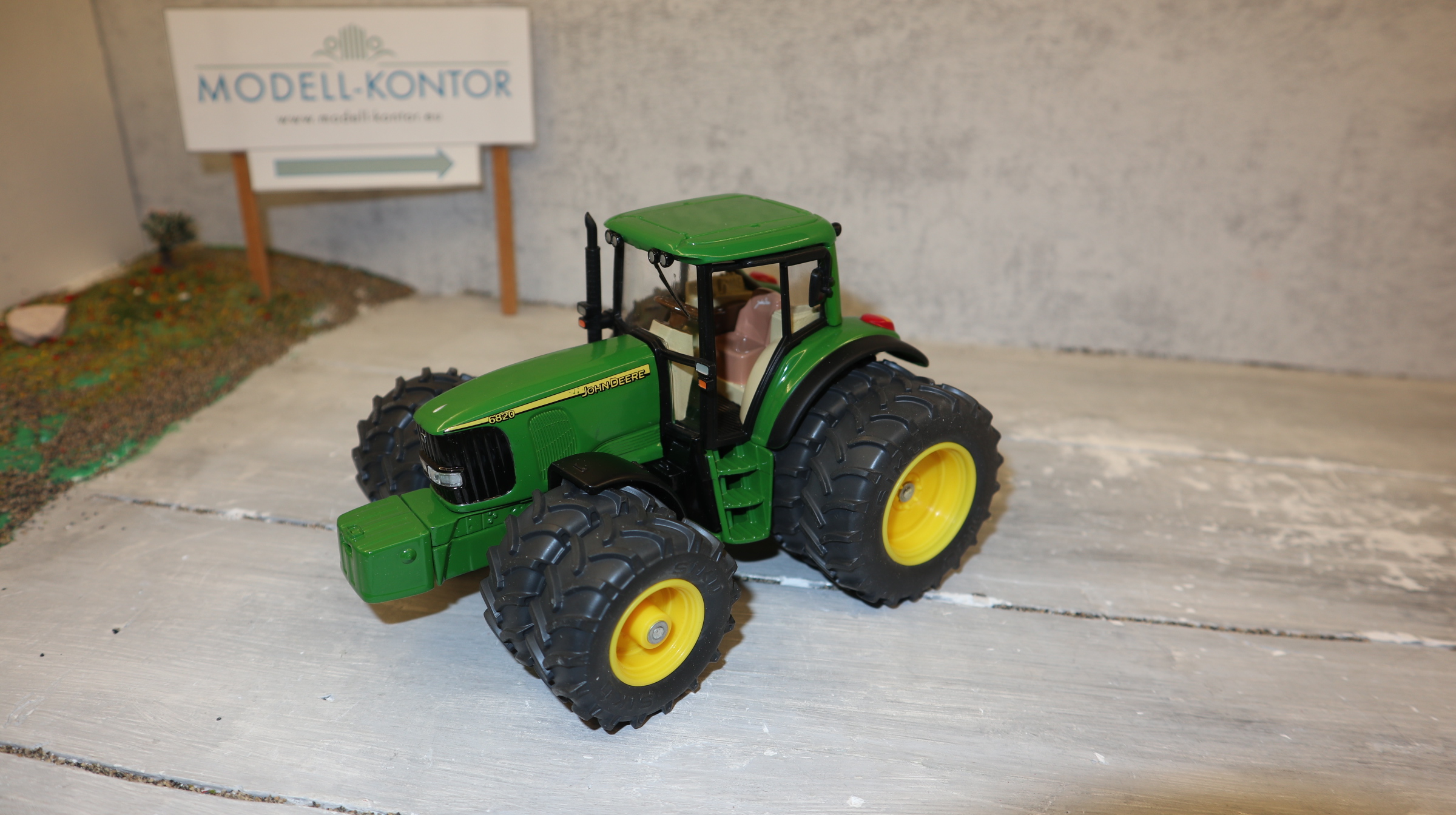 Siku 3652  in 1:32,  John Deere 6820 mit Zwillingsreifen, Agritechnica 2003, NEU in OVP