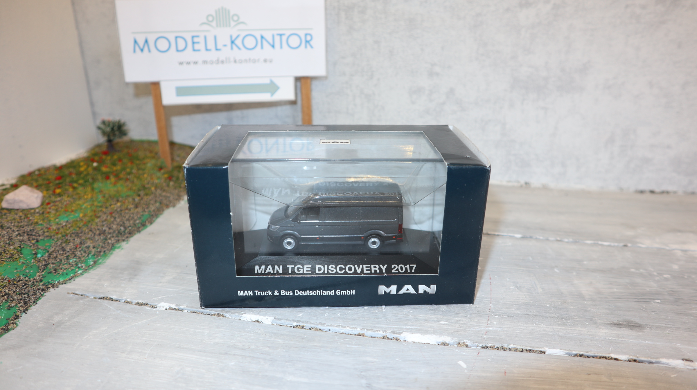 HERPA  in 1:87 , Sondermodell  MAN TGE 3.180  Kastenwagen,  Discovery Tour 2017, NEU in OVP