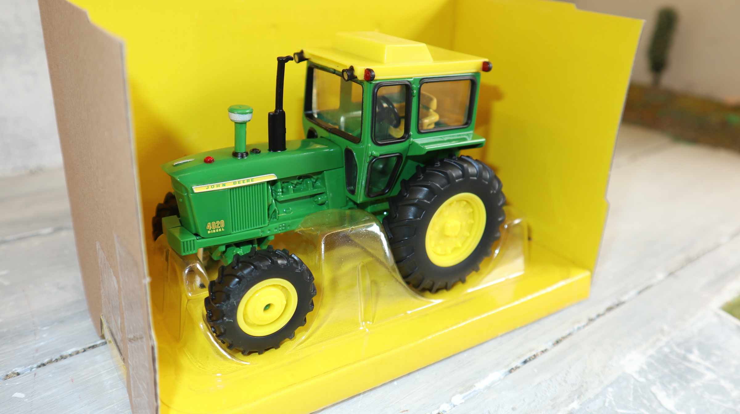 Britains Ertl 45864 in 1:32, John Deere 4020 , USA-Modell, NEU in OVP