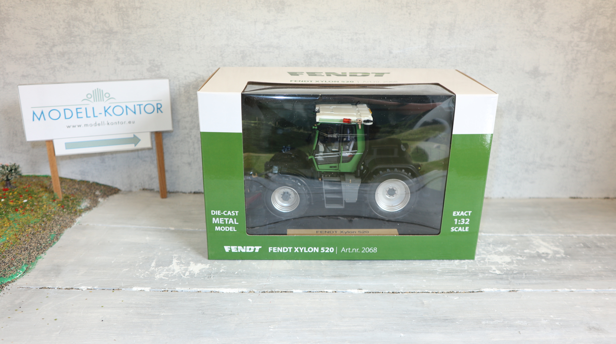 Weise Toys 2068 in 1:32, Fendt Xylon 520 silberne Felgen,  500 Stück, NEU in OVP