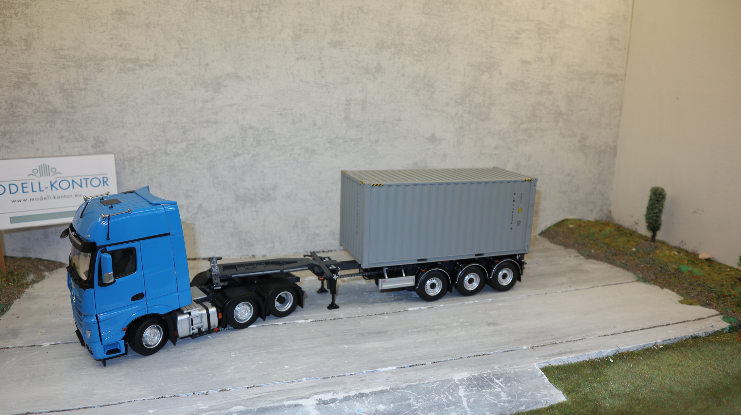 MarGe Set LKW 2-Achser  mit Containerchassis 2325, NEU in OVP