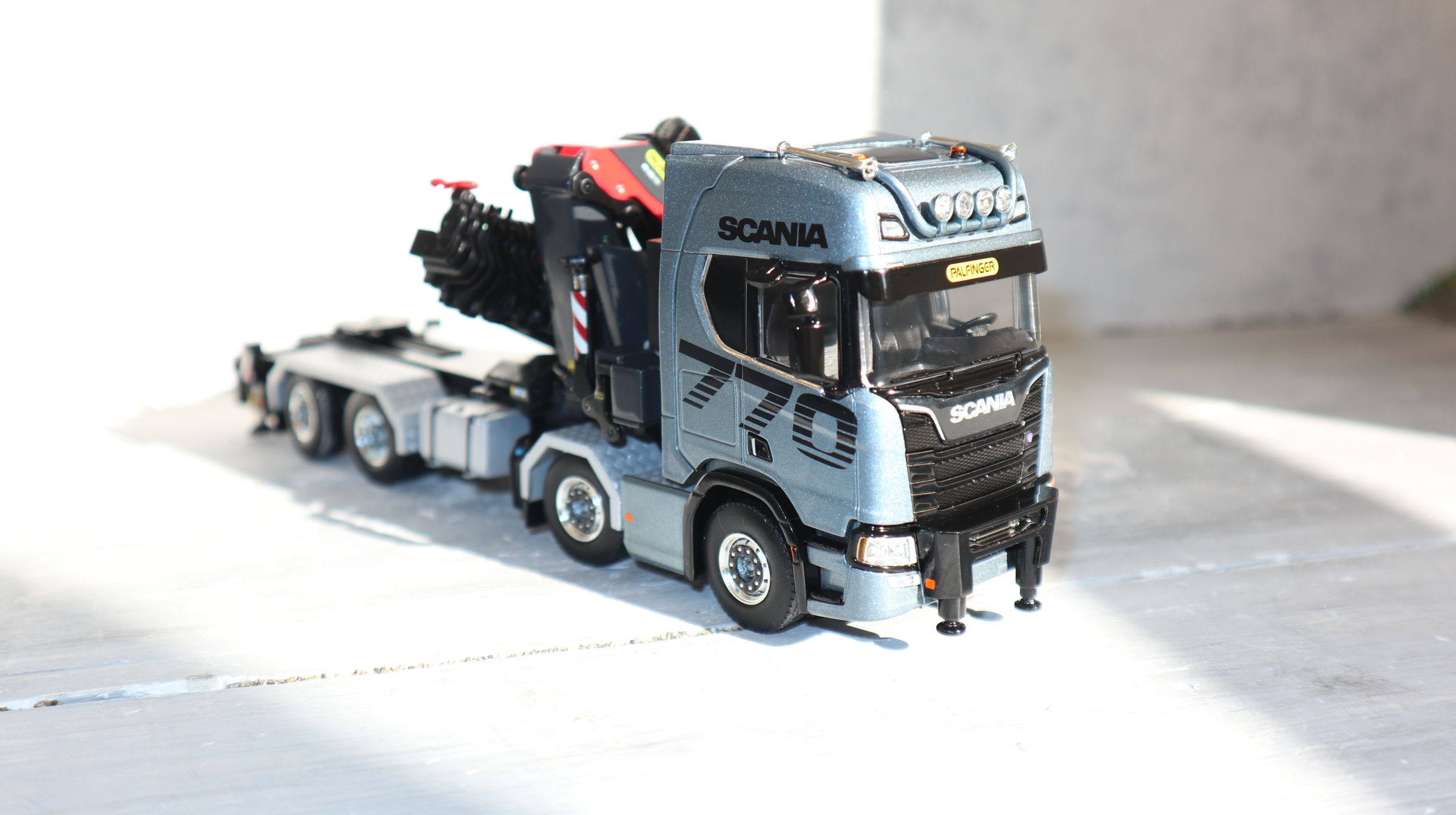 WSI 02-3567 in 1:50, SCANIA CR20 770 8x2 + Palfinger PK 1350 TEC, NEU in OVP