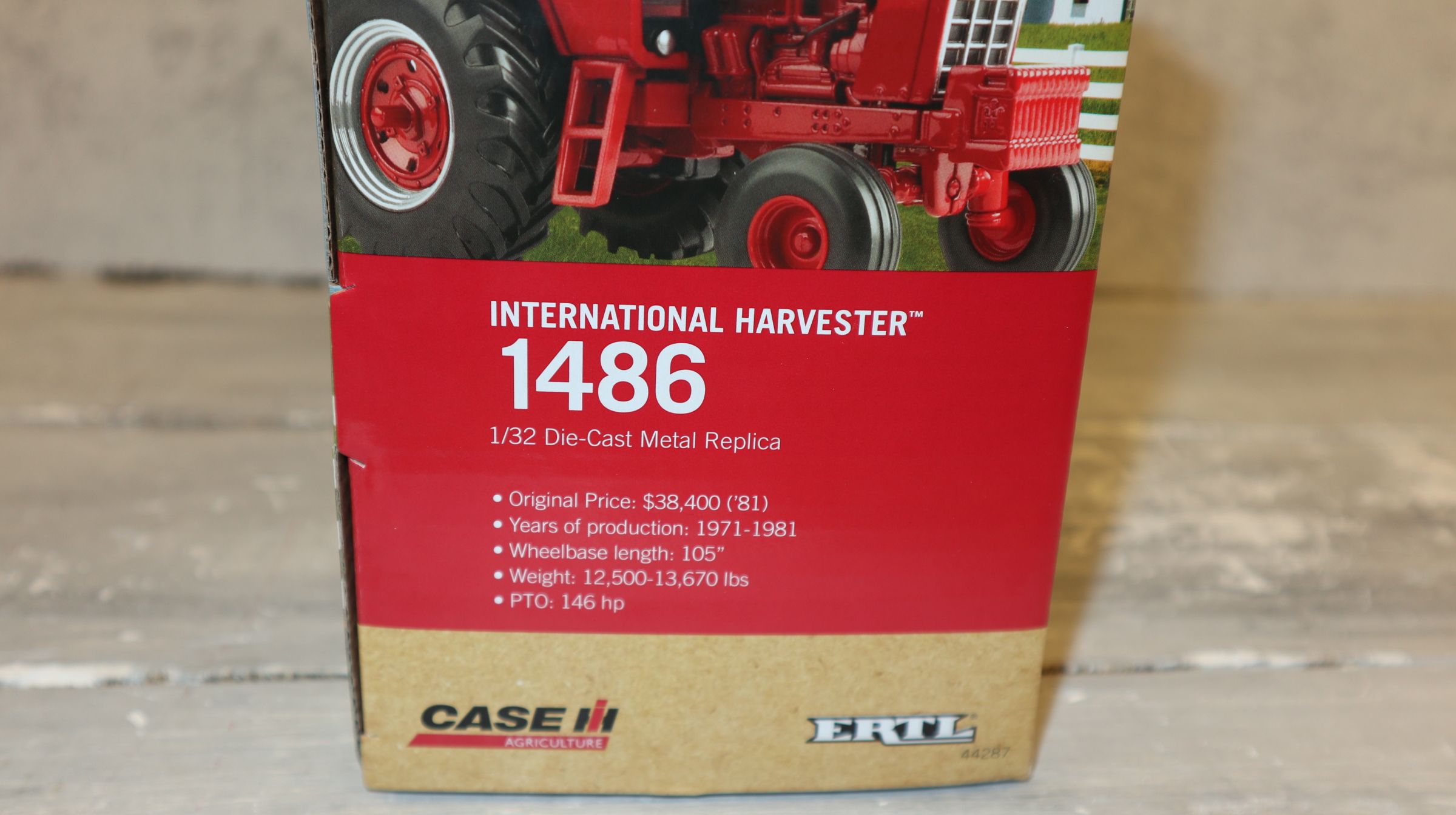 ERTL 44287 in 1:32, IH 1486, USA-Modell, NEU in OVP