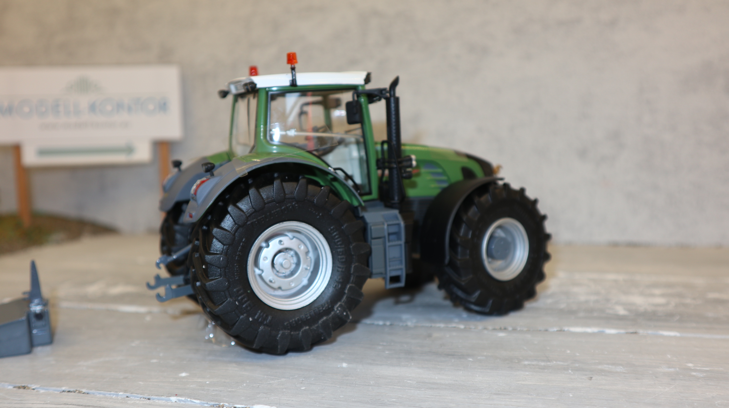 Wiking 077301 in 1:32,  Fendt 936 Vario, TRELLBORG-Reifen  Sondermodell mit silberne Felgen, NEU in OVP