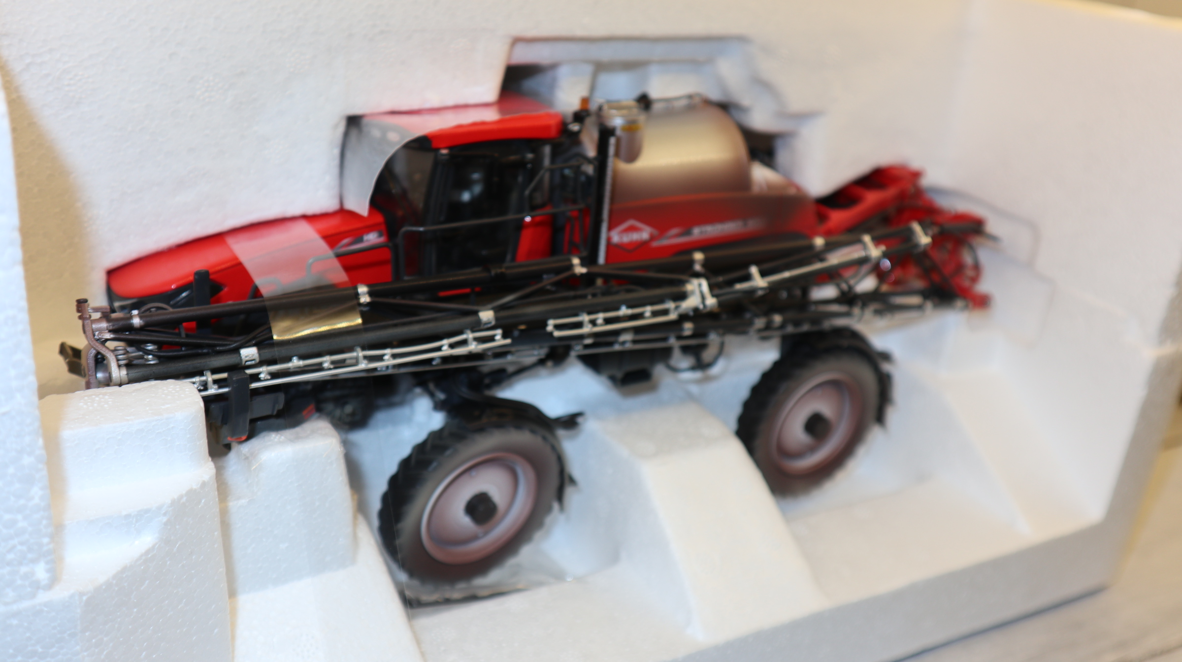 ROS 602434 in 1:32, Kuhn Stronger ST 4000HD Muddy-Version, NEU in OVP