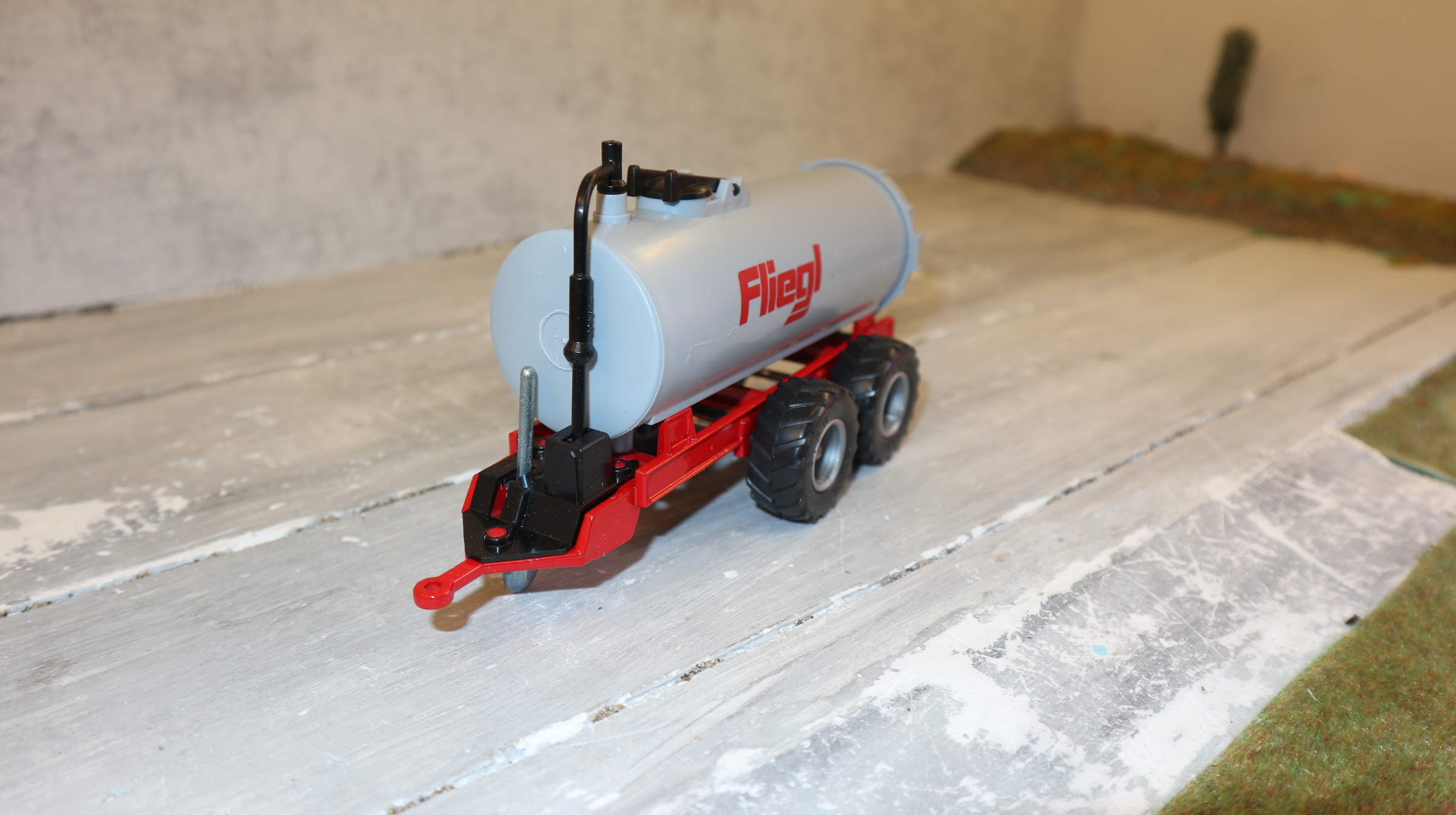 Siku 2252 in 1:32, Vakuum-Faßwagen FLIEGL,  NEU in OVP