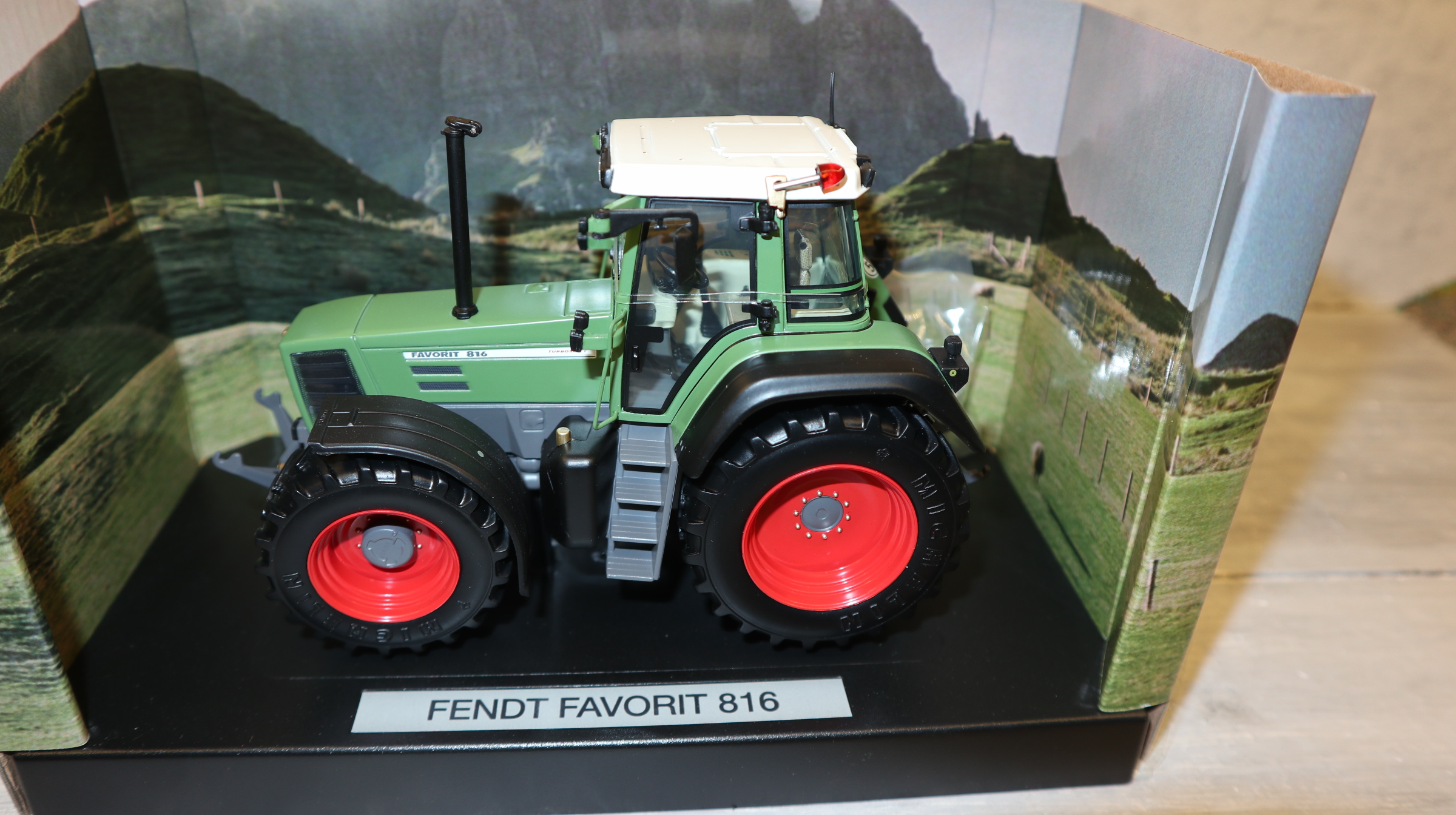 Weise Toys 1070 in 1:32, Fendt Favorit 816,  NEU in OVP