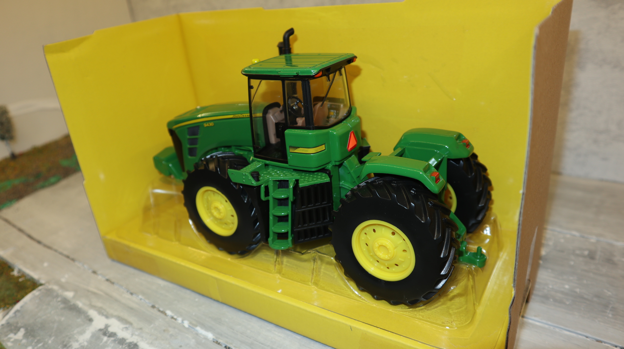 Britains Ertl 45922 in 1:32, John Deere 9430 , USA-Modell, NEU in OVP