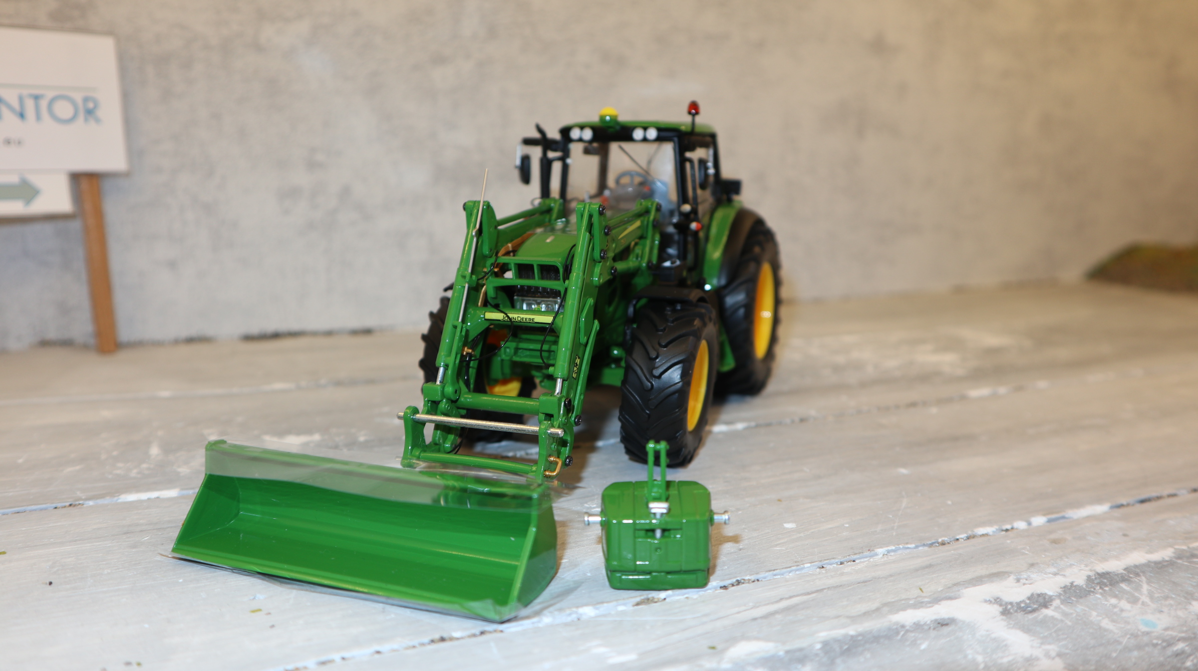 Wiking 077309 in 1:32,  John Deere 7430 mit Frontlader, NEU in OVP