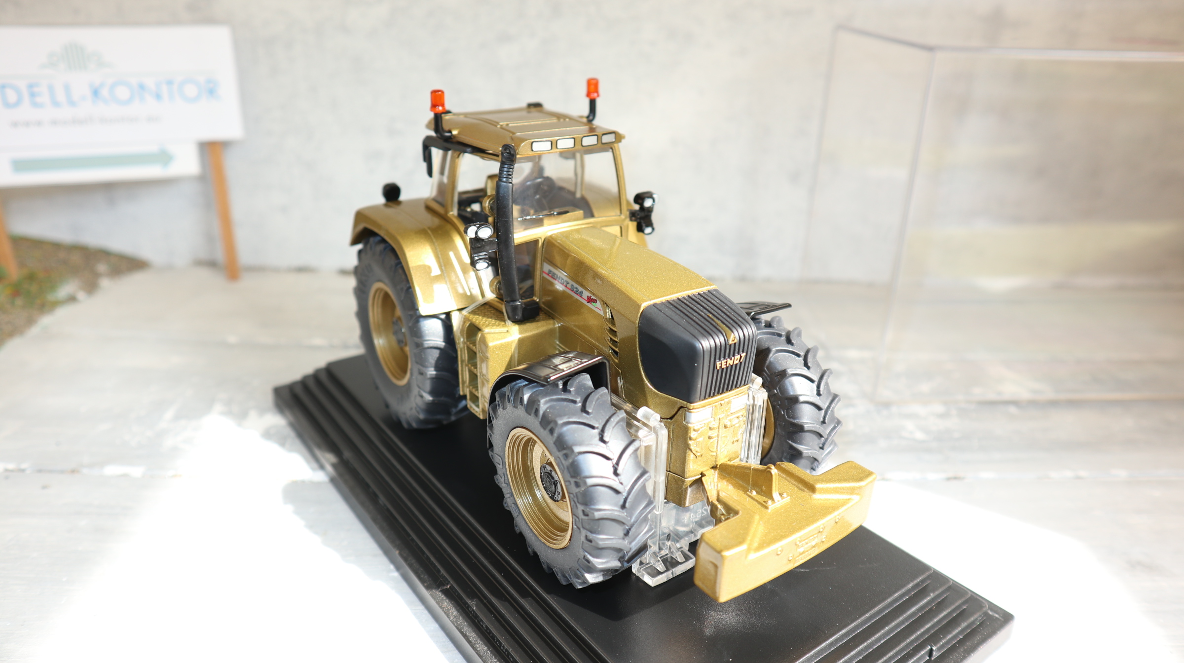 Siku 4600 in 1:32, Fendt 924 in GOLD, Sondermodell VEDES, NEU in OVP