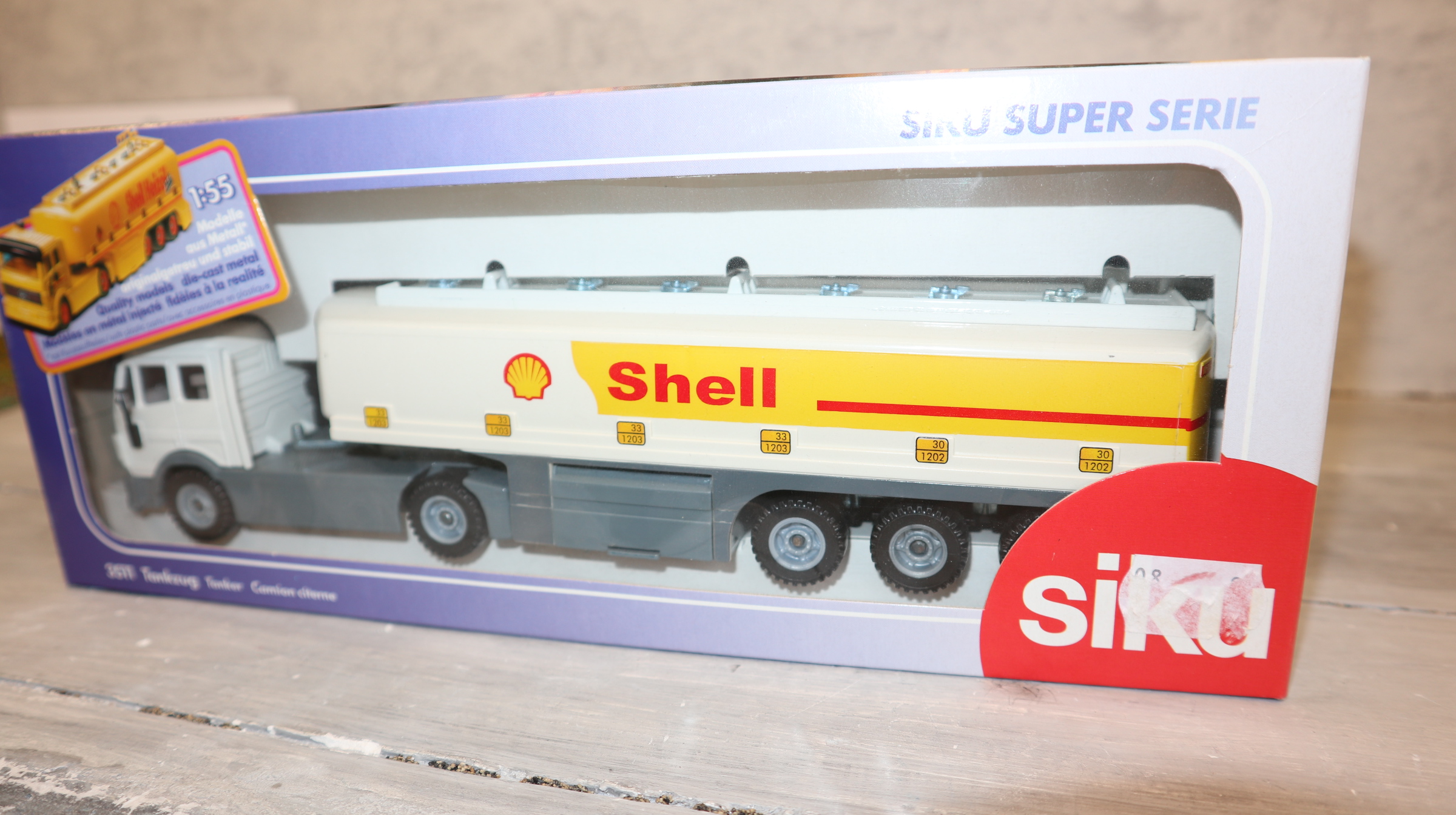 Siku 3511 in 1:55,  Tankzug SHELL, graues Chassis, LKW langer Radstand, Neu in OVP
