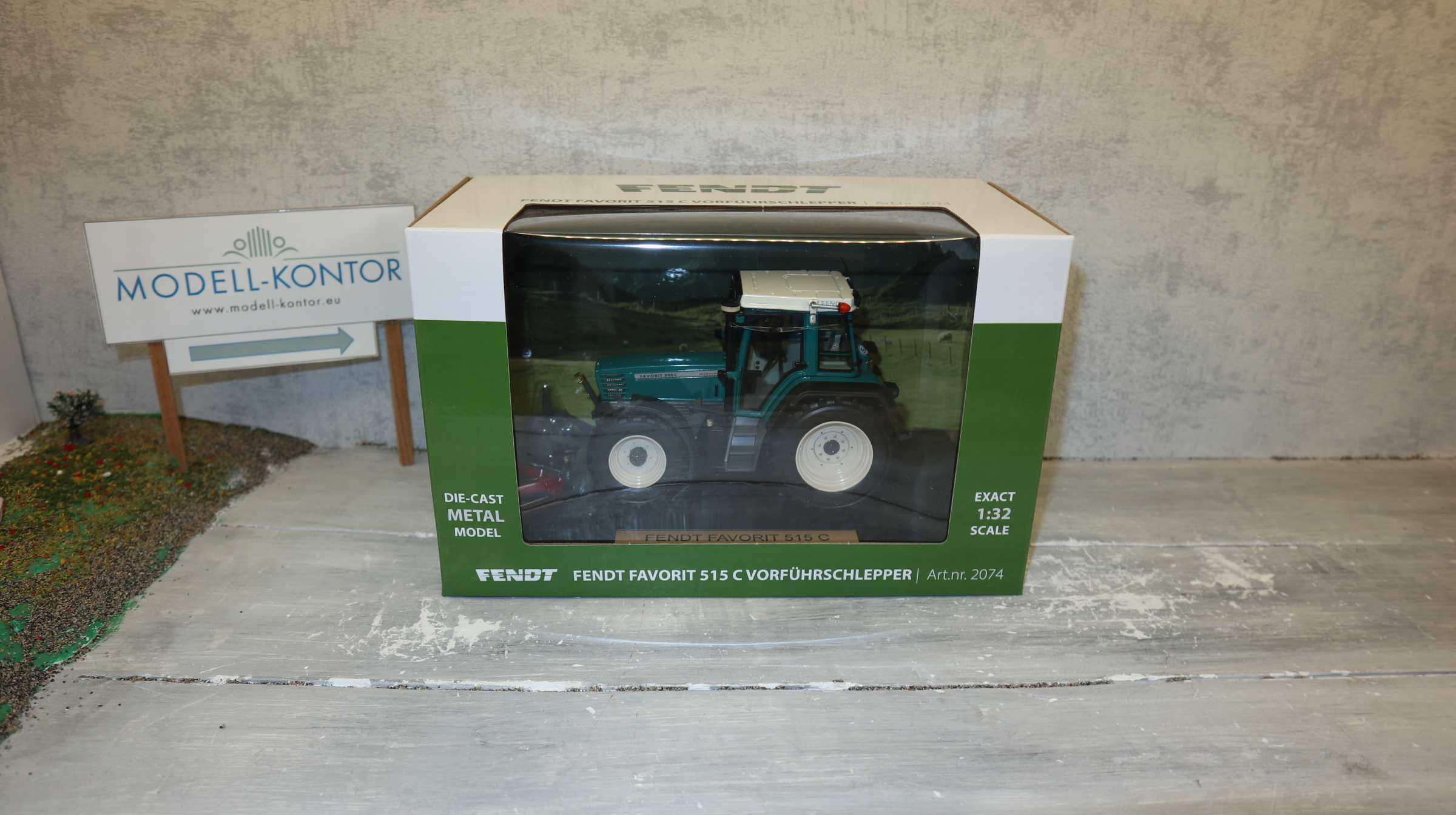 Weise Toys 2074 in 1:32, Fendt Favorit 515 C Vorführschlepper türkis,  NEU in OVP