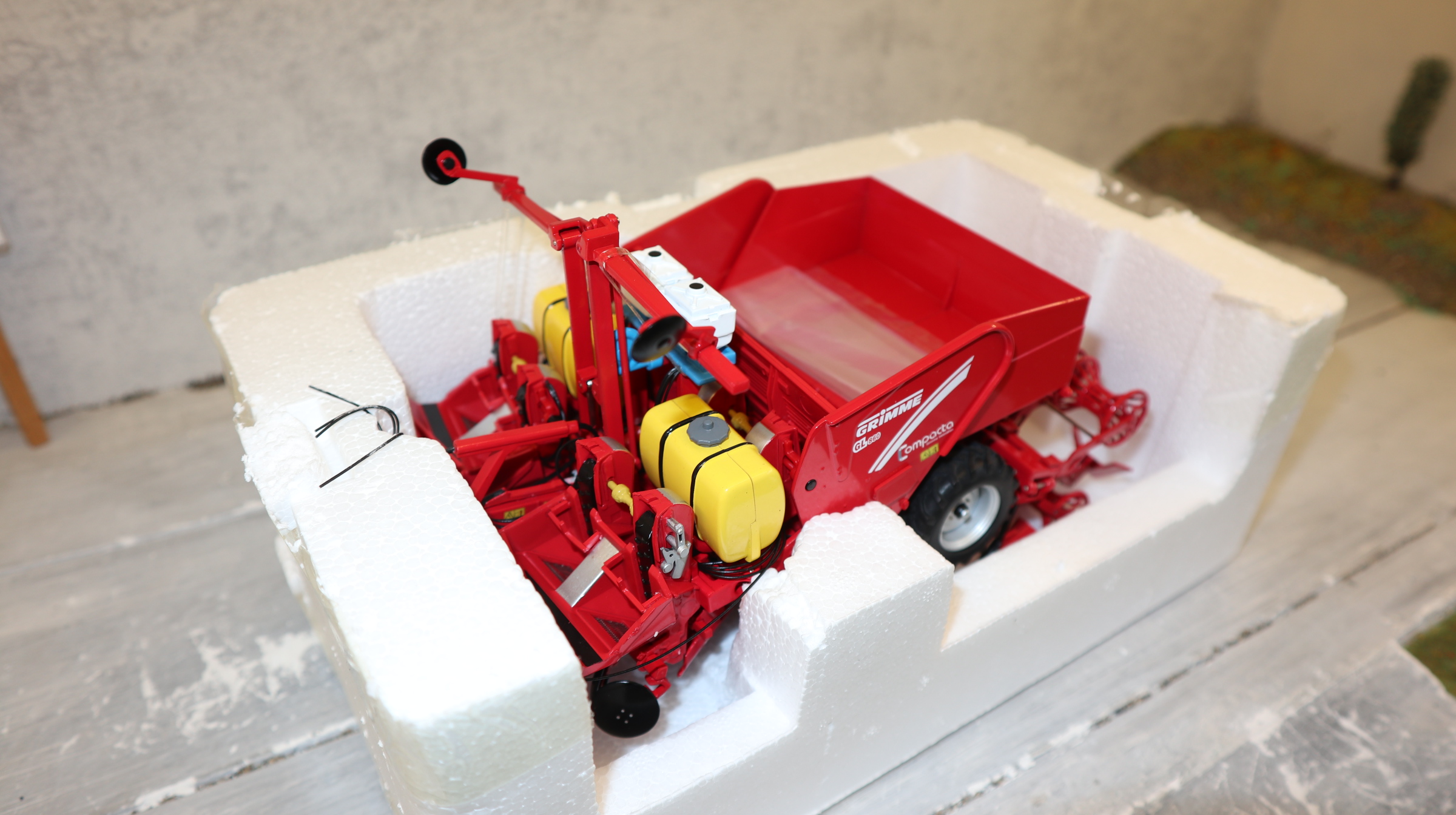 ROS  601451 in 1:32, Grimme Kartoffelleger Compacta GL 860, NEU in OVP