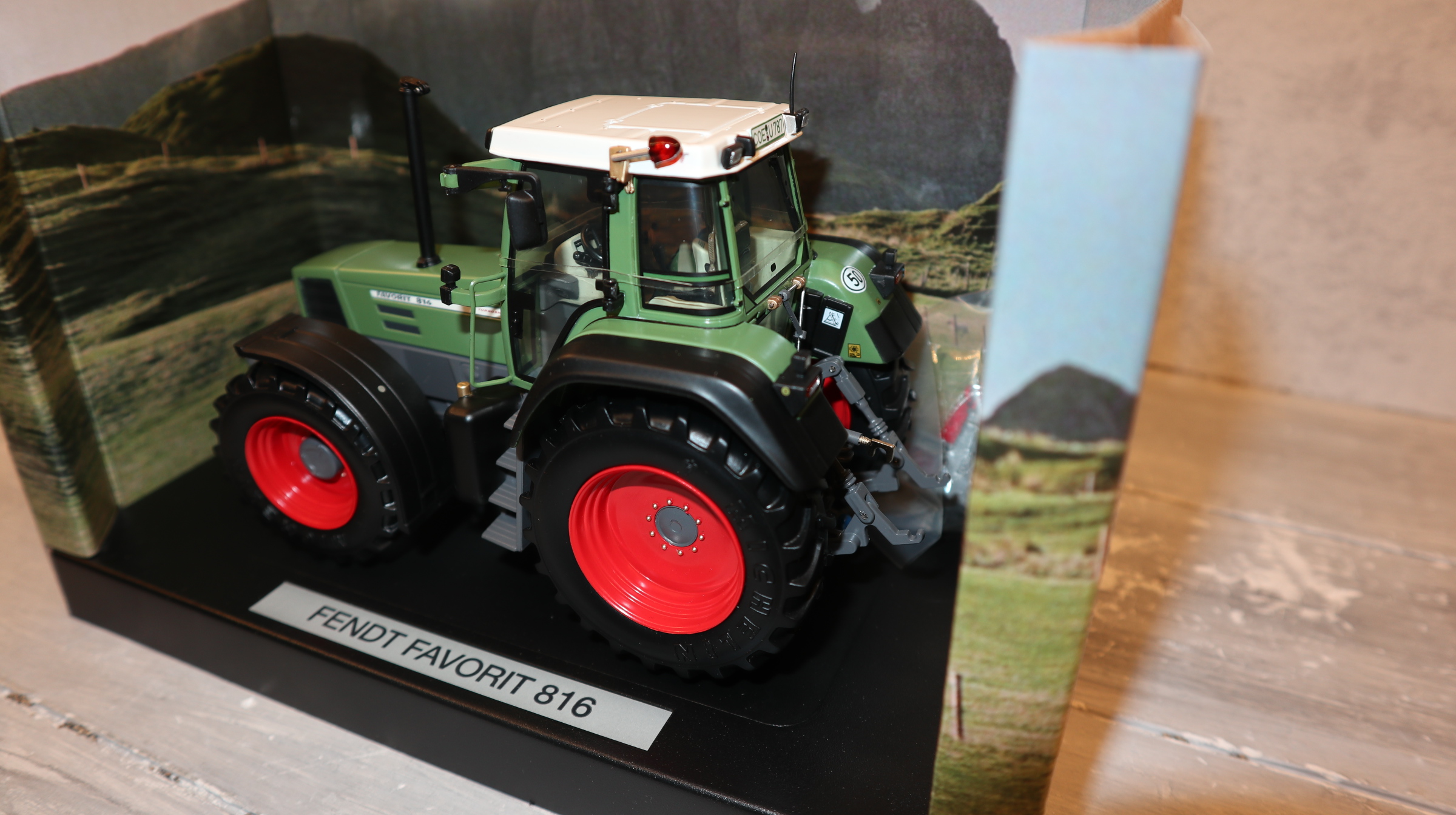 Weise Toys 1070 in 1:32, Fendt Favorit 816,  NEU in OVP