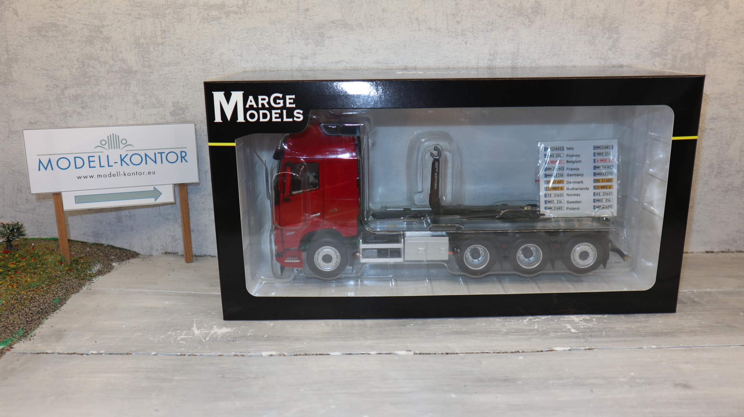 MarGe 2235-03 + 2236-03 in 1:32, Volvo FH 5 ROT als Abroller MIT Container , NEU in OVP