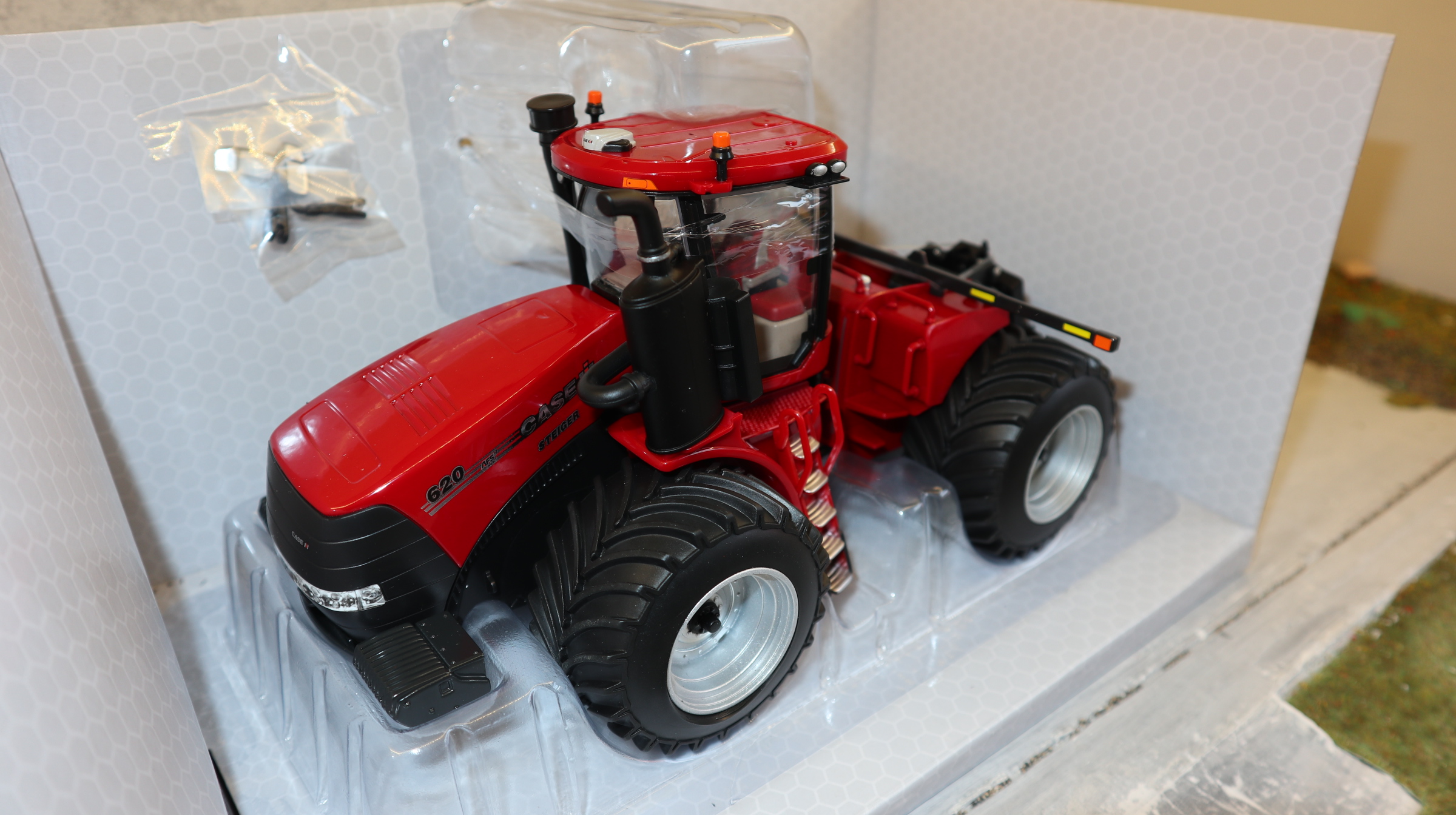 Britains Ertl 44317 in 1:32, CASE Steiger 620 Knicklenker mit Ballonreifen, USA-Modell, NEU in OVP