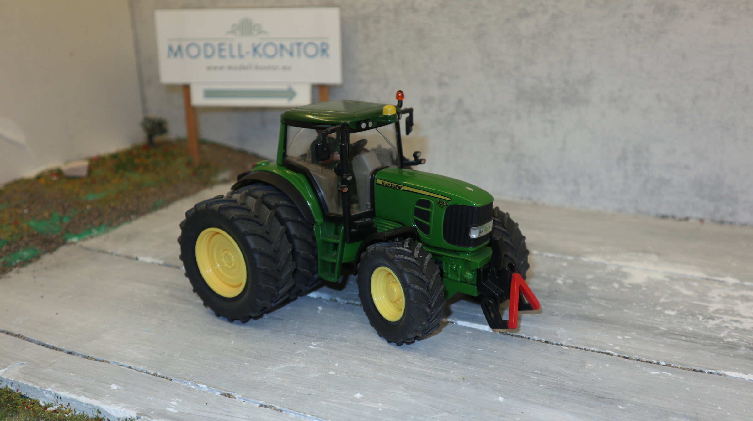 Siku 3265 in 1:32,  John Deere 7340 mit Zwillingsbereifung, NEU in OVP