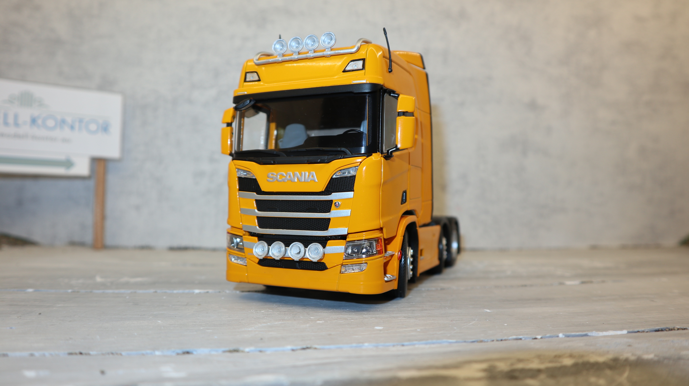 MarGe 2015-04 in 1:32, Scania R500 6x2 in gelb, NEU in OVP