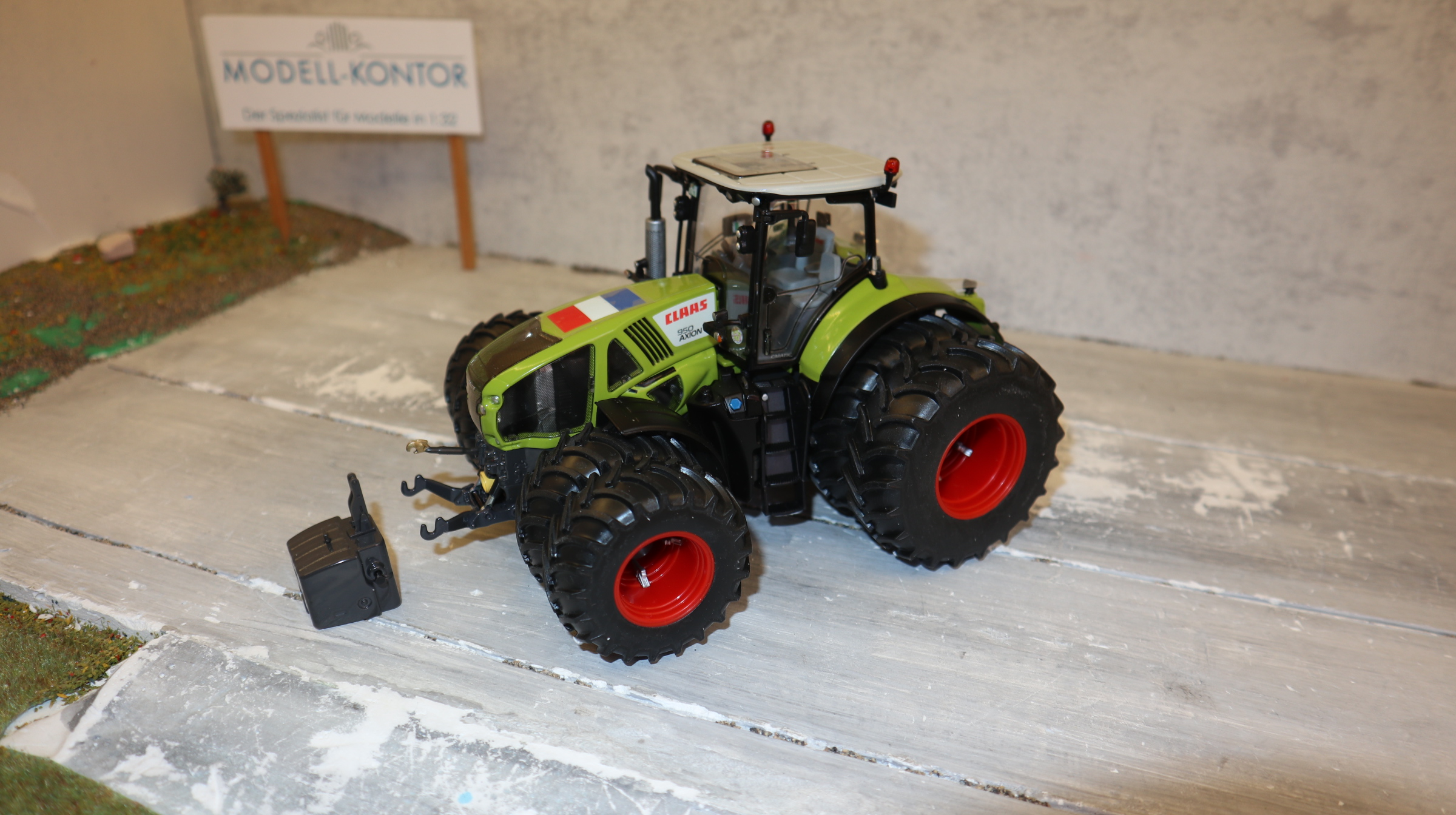 Wiking 077863 in 1:32,  Claas Axion 950 SIMA 2019 Zwillingsreifen, NEU in OVP