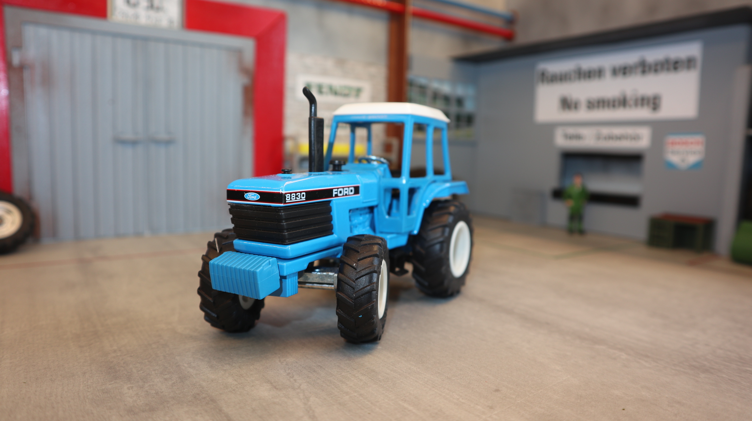 Siku 2885 in 1:32, Ford 8830 4WD, NEU in OVP