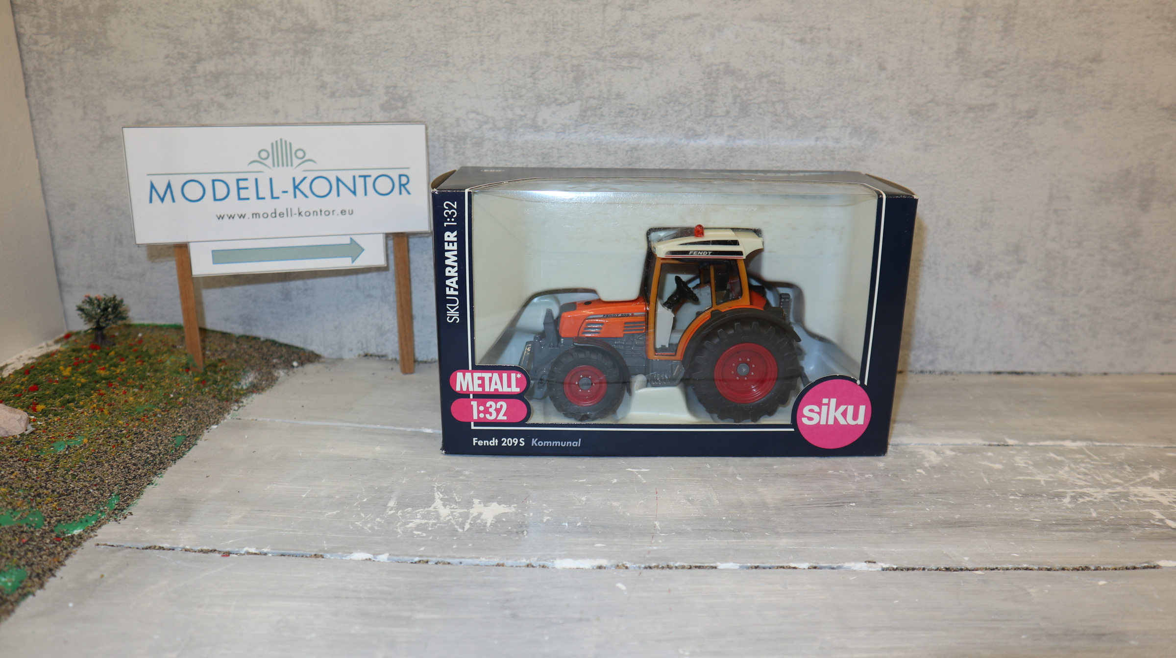 Miniature Fendt Favorit 514 C Kommunal, échelle 1/32, Weise-toys, Orange (neuve)