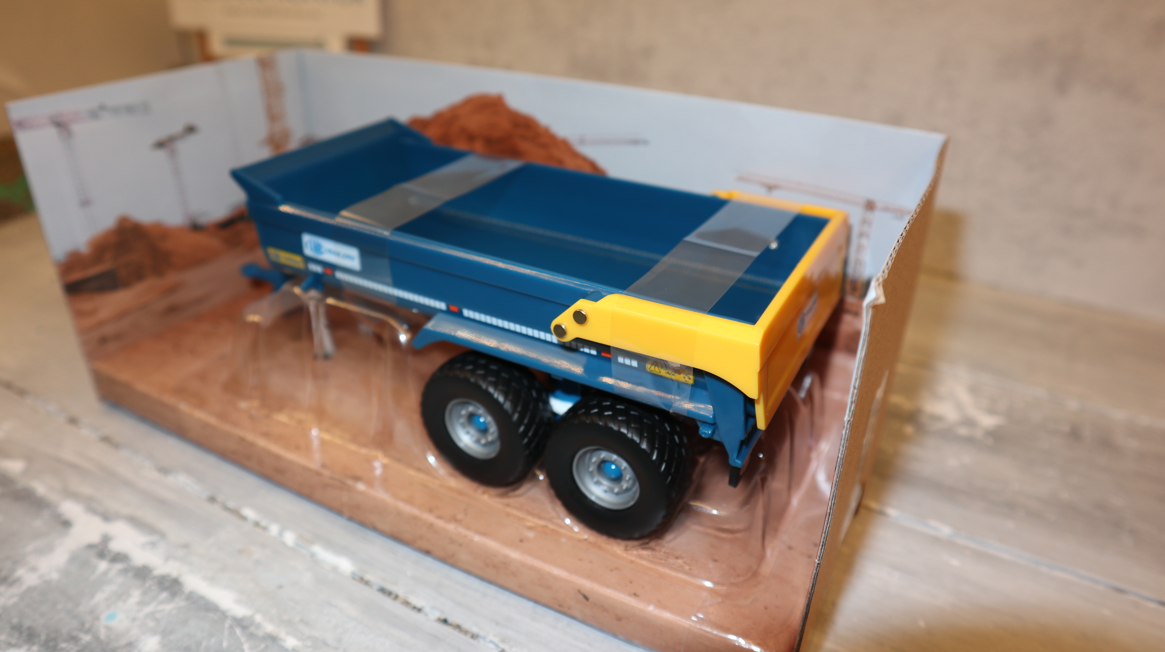 Britains 43368 in 1:32, KANE Dumper-Anhänger , NEU in OVP