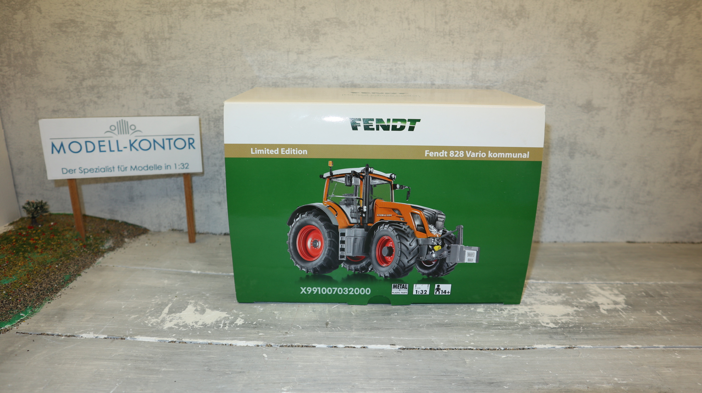 Wiking X991007032000 in 1:32, Fendt 828 kommunal 1st Edition, NEU in OVP
