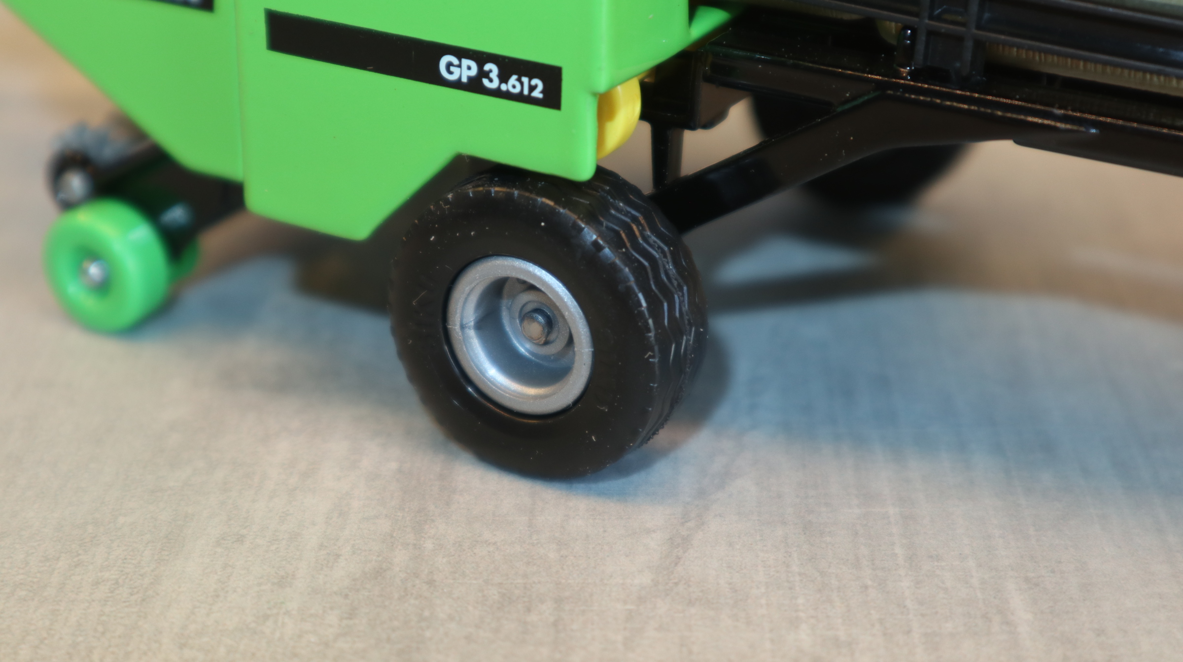 Siku 2862 in 1:32,  Deutz Großballenpresse breite Reifen Version 2, NEU in OVP