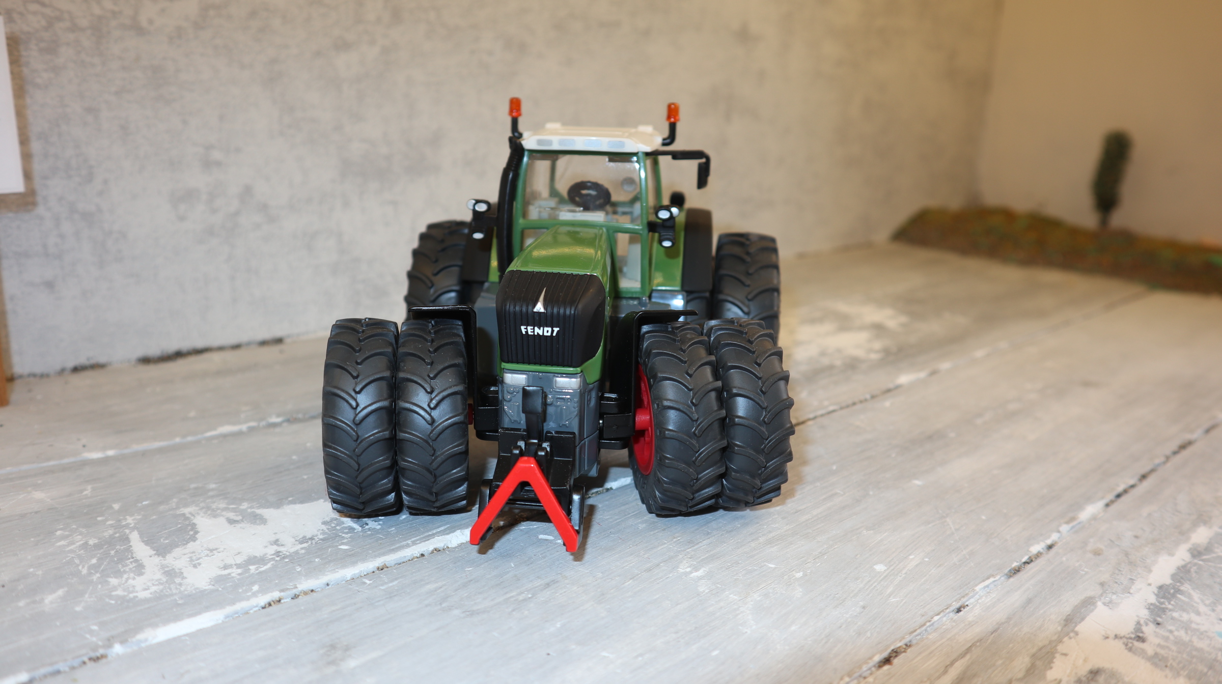 Siku 3257 in 1:32, Fendt 924 Zwillingsreifen, NEU in OVP