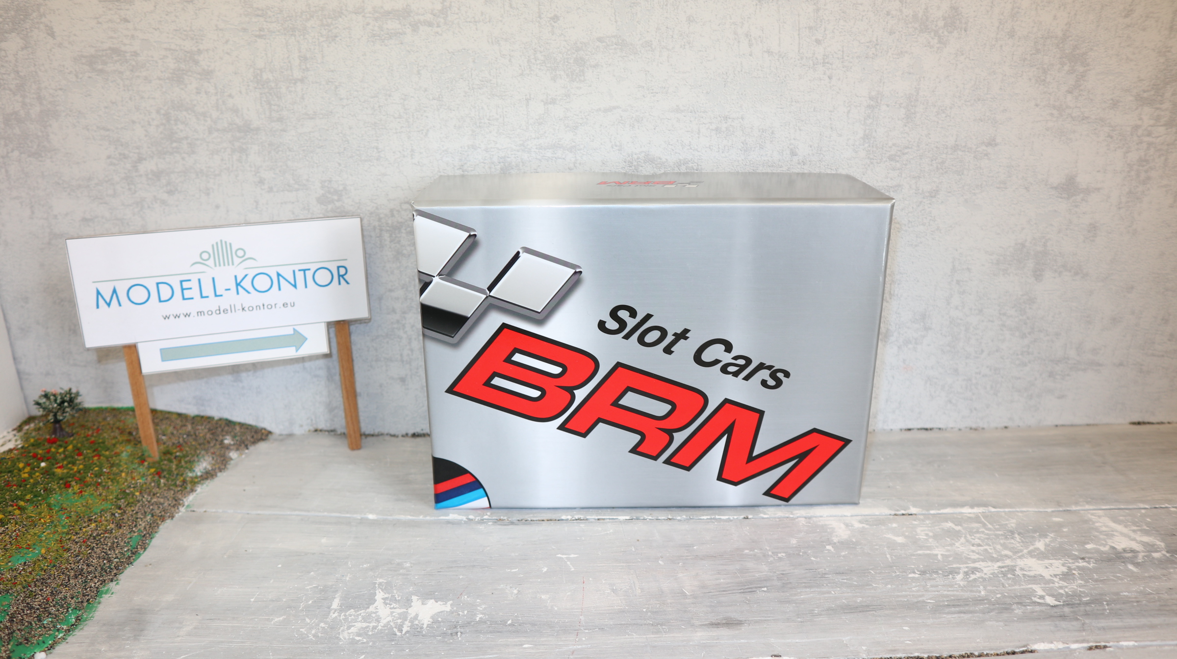 BRM 135 Slotcar in 1:24,  BMW 2002 HEIDEGGER Racing No. 91, weiß , NEU in OVP