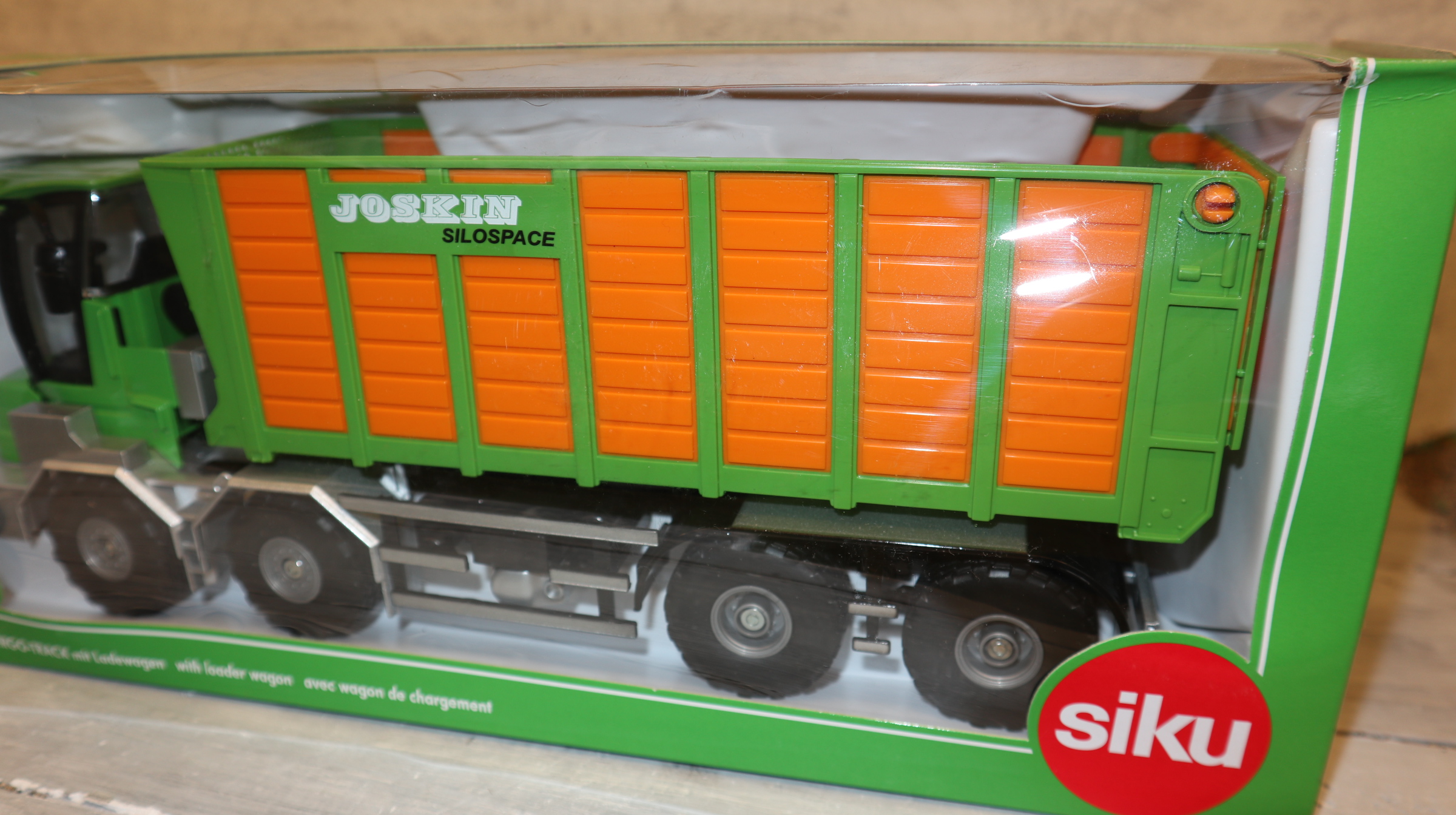 Siku 4064 in 1:32,  JOSKIN Cargo-Truck, NEU in OVP