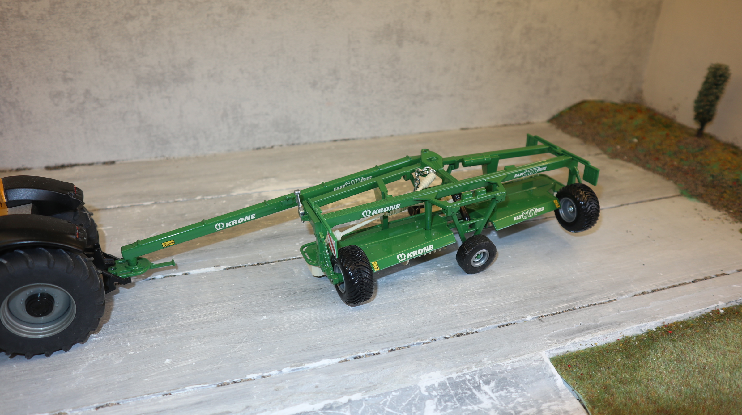 Siku 2455 in 1:32,  KRONE Easy-Cut Mähwerk, NEU in OVP
