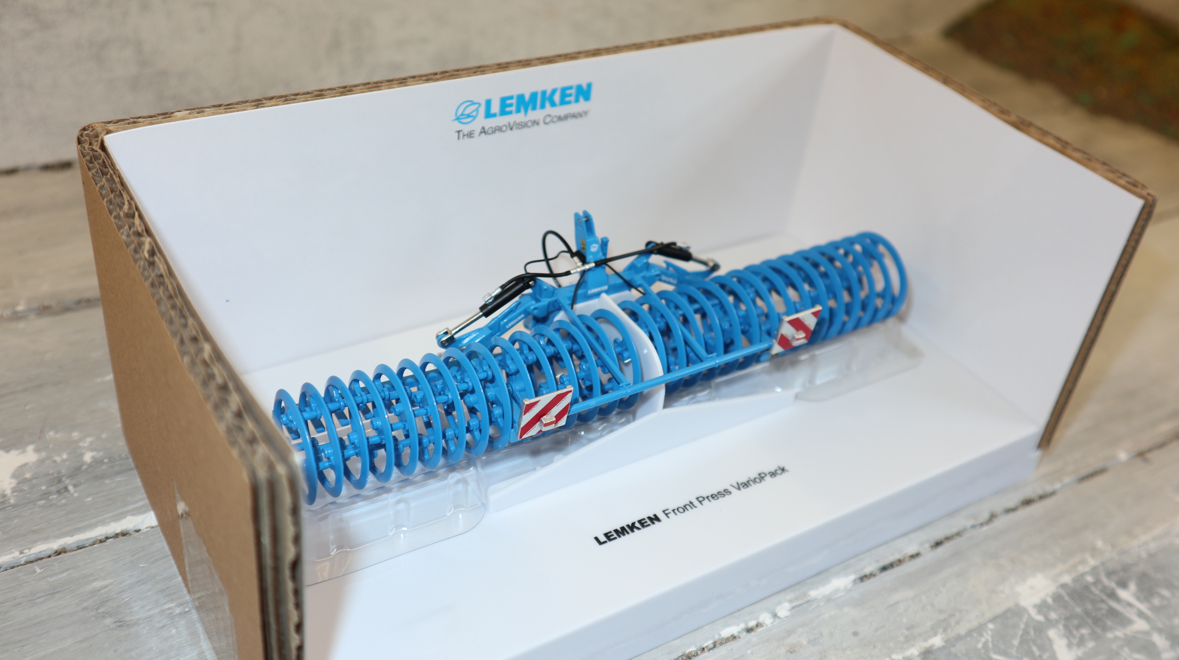 Universal Hobbies UH 2777 in 1:32,  Lemken Front VarioPack  Neu in OVP