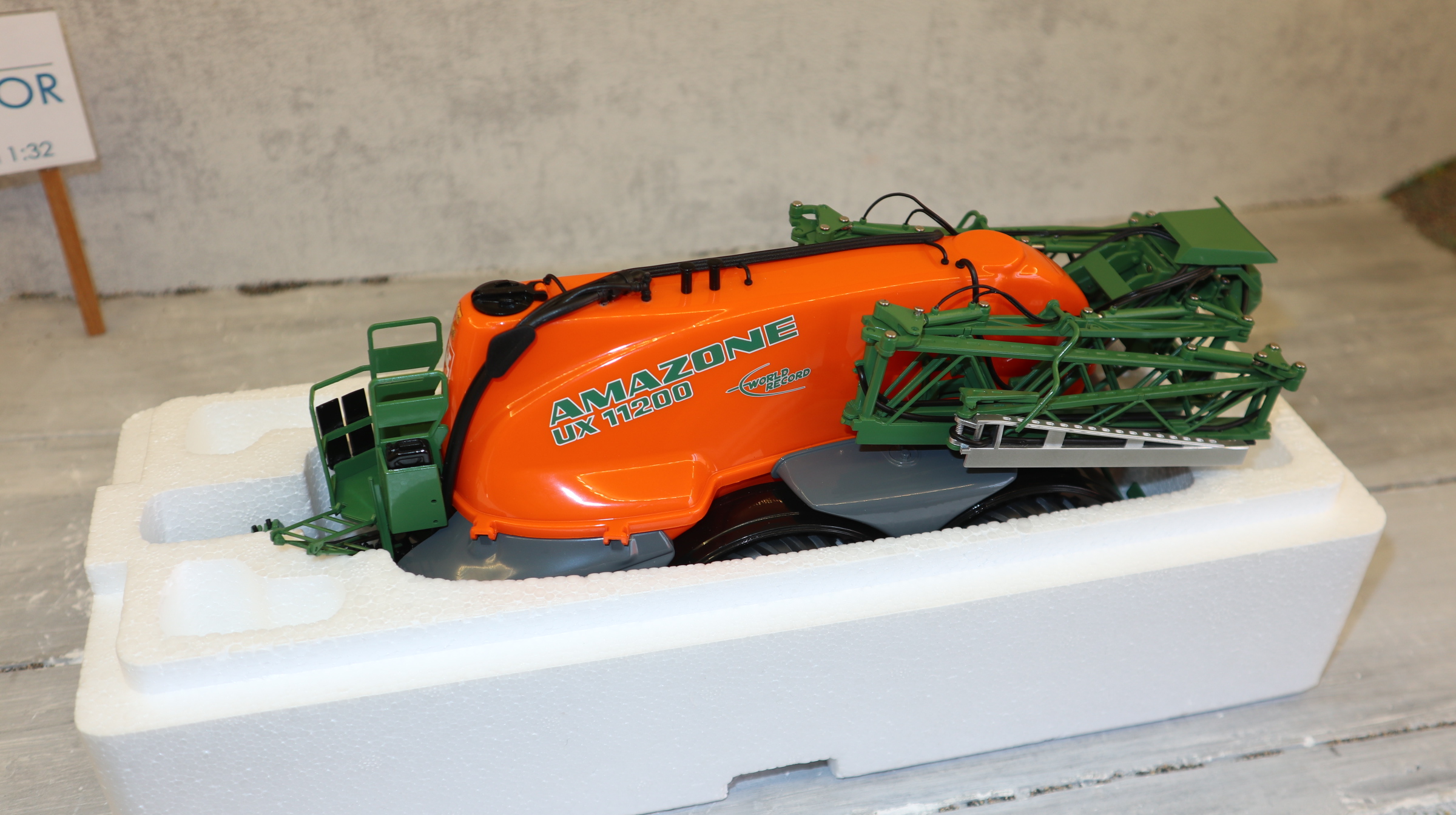 Wiking 077346 in 1:32, AMAZONE UX 11200 Feld-Spritze Weltrekord, NEU in OVP