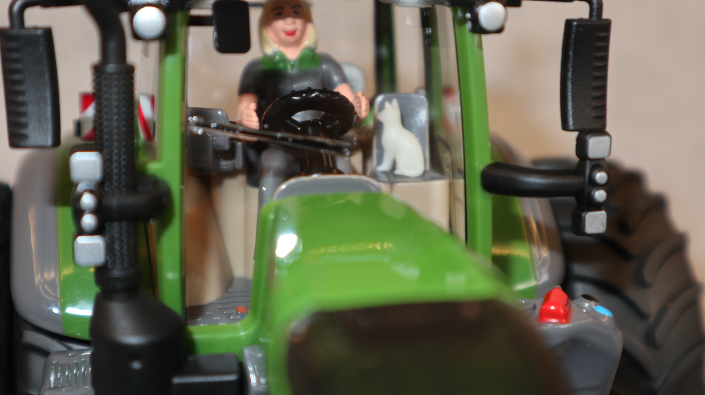 Siku 3293 in 1:32, Fendt 726 Vario Doppelbereifung  L.C.N. Modell 2024, NEU in OVP